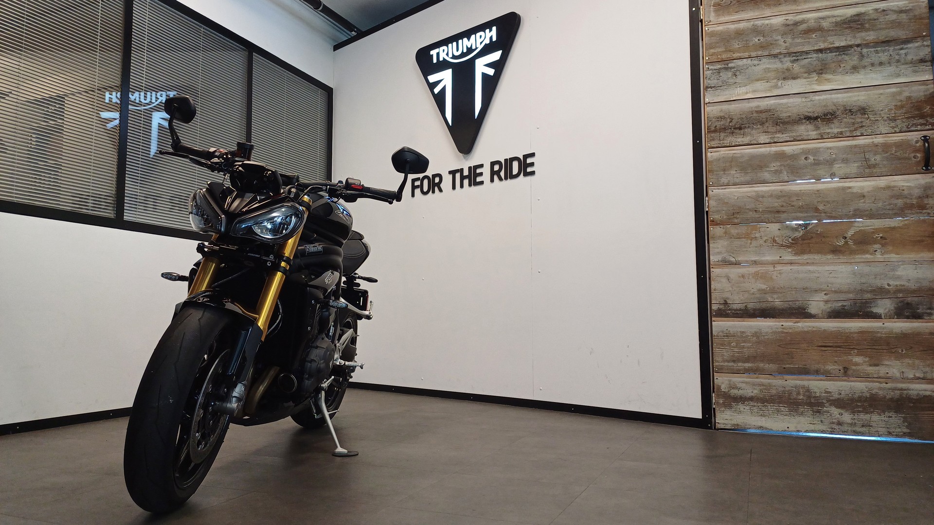 TRIUMPH Speed Triple RS-image-2