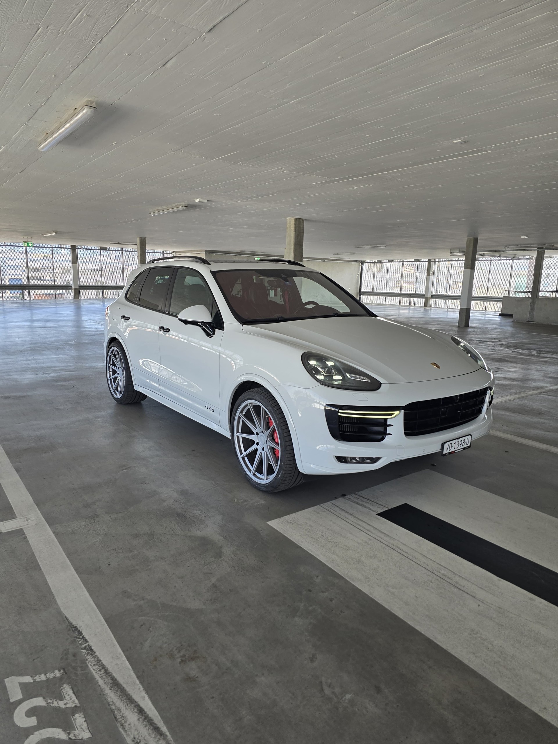 PORSCHE Cayenne GTS