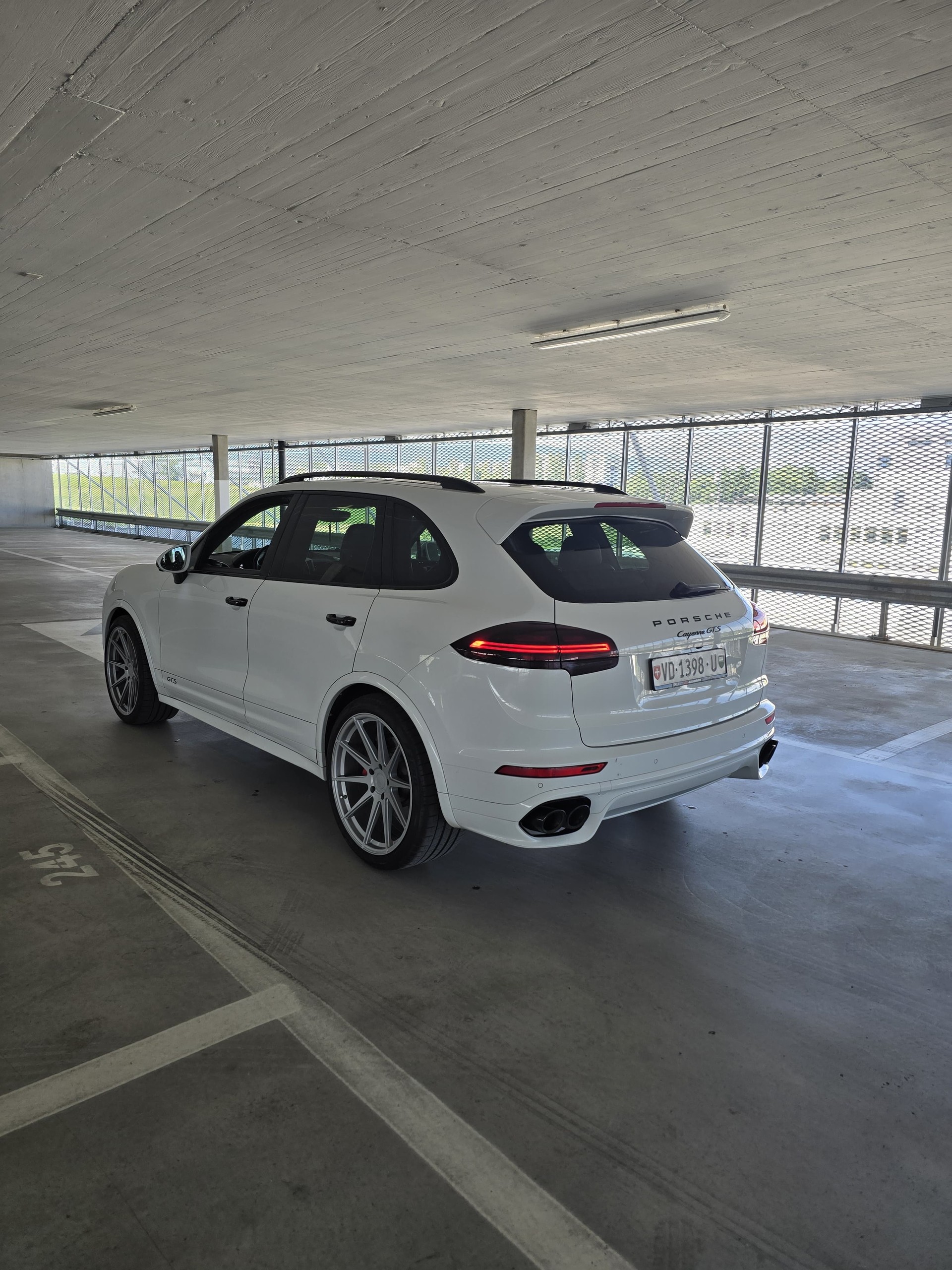 PORSCHE Cayenne GTS-image-5