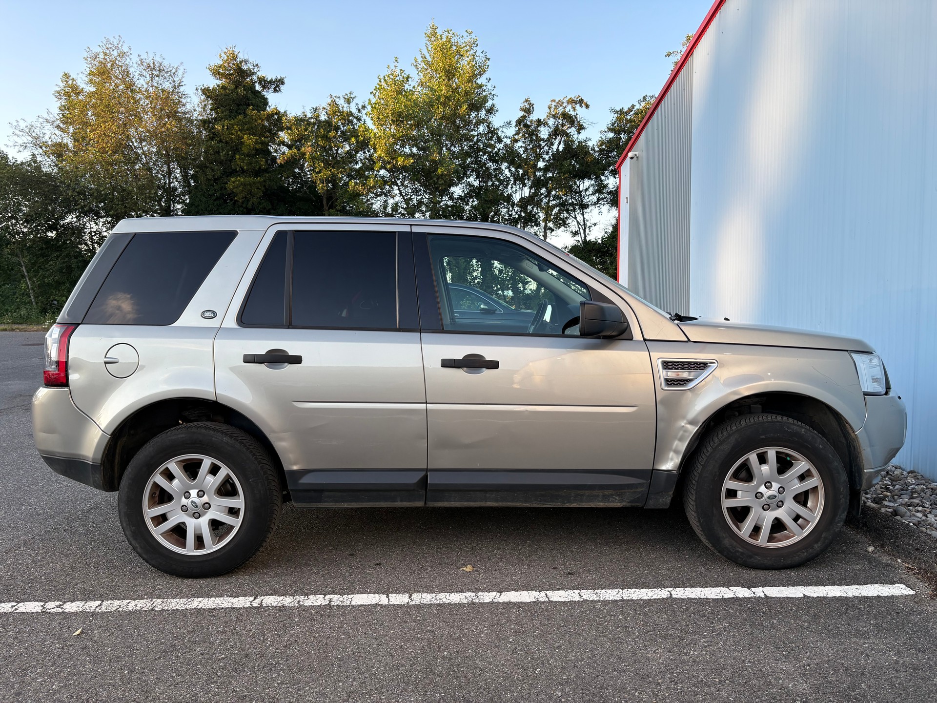 LAND ROVER Freelander 2.2 TD4 E Automatic-image-6