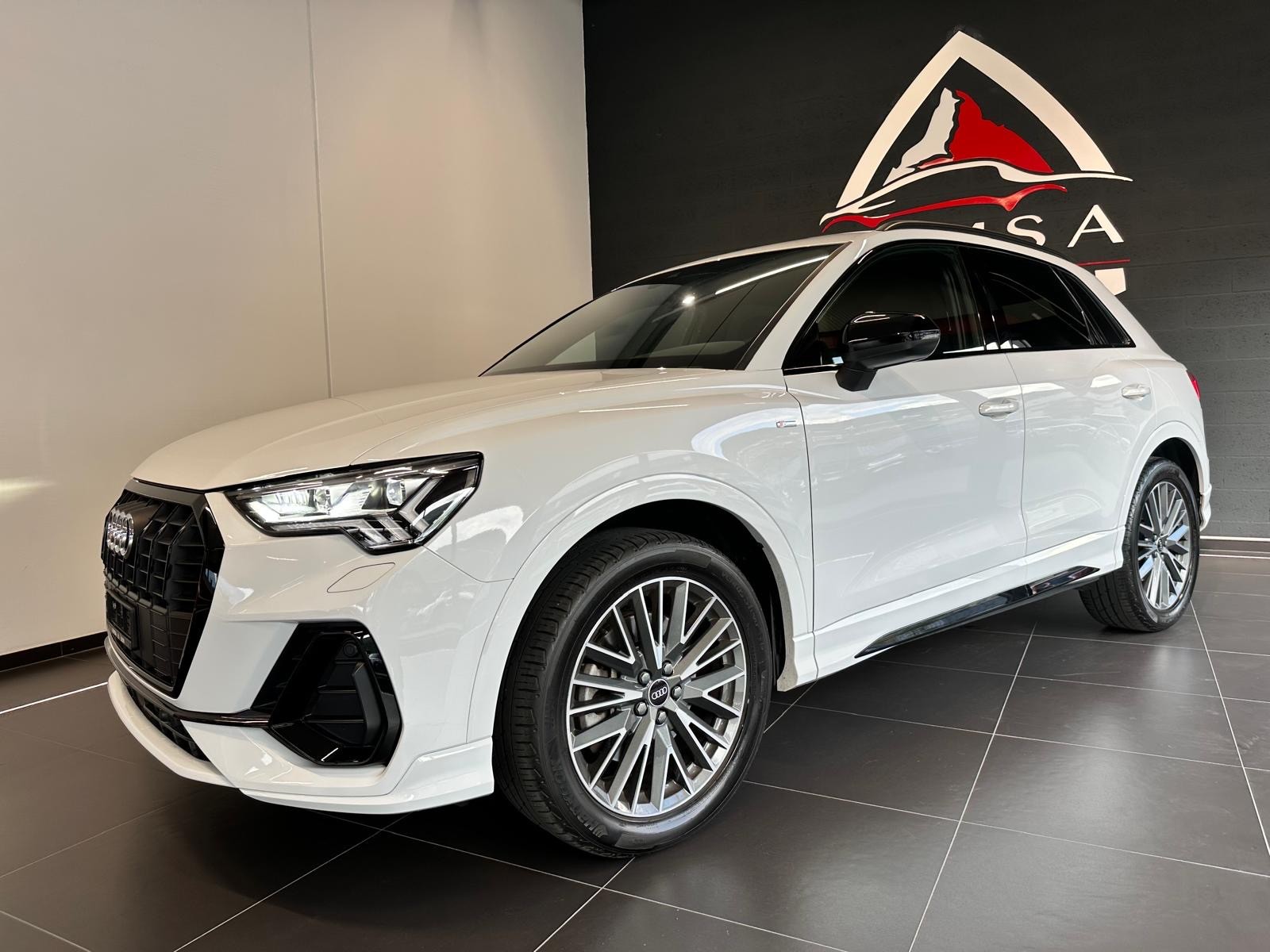 AUDI Q3 40 TFSI S line quattro S-tronic