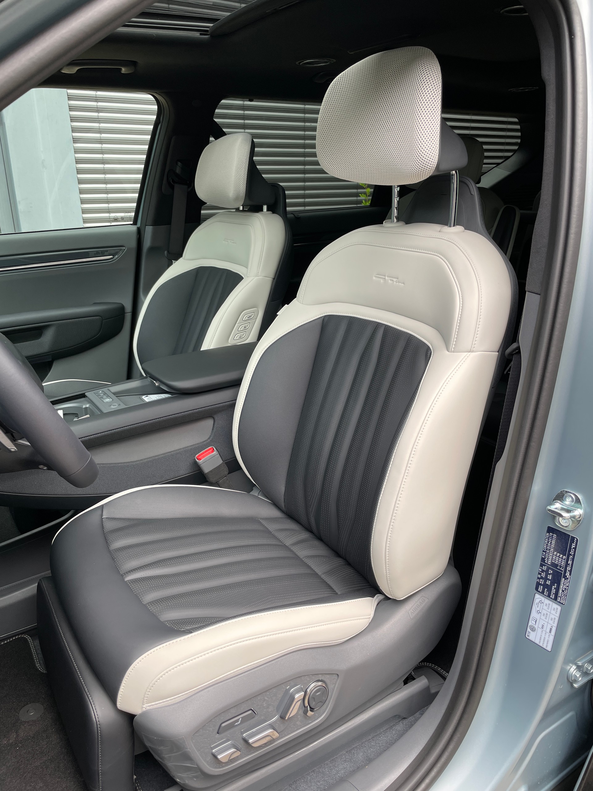 KIA EV9 99,8 kWh GT-Line 4x4 mit Panoramadach und 6-Sitzer-image-14
