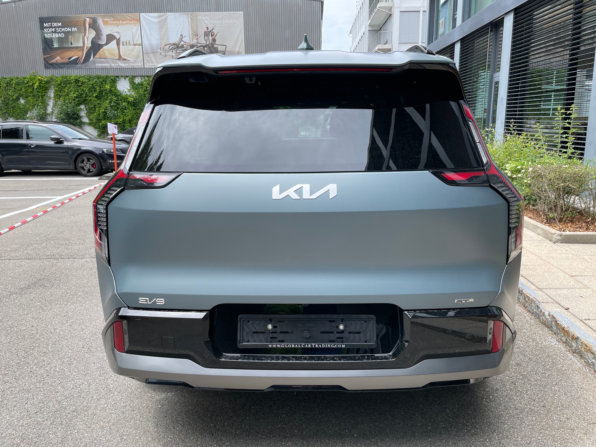 KIA EV9 99,8 kWh GT-Line 4x4 mit Panoramadach und 6-Sitzer-showroom-element-3