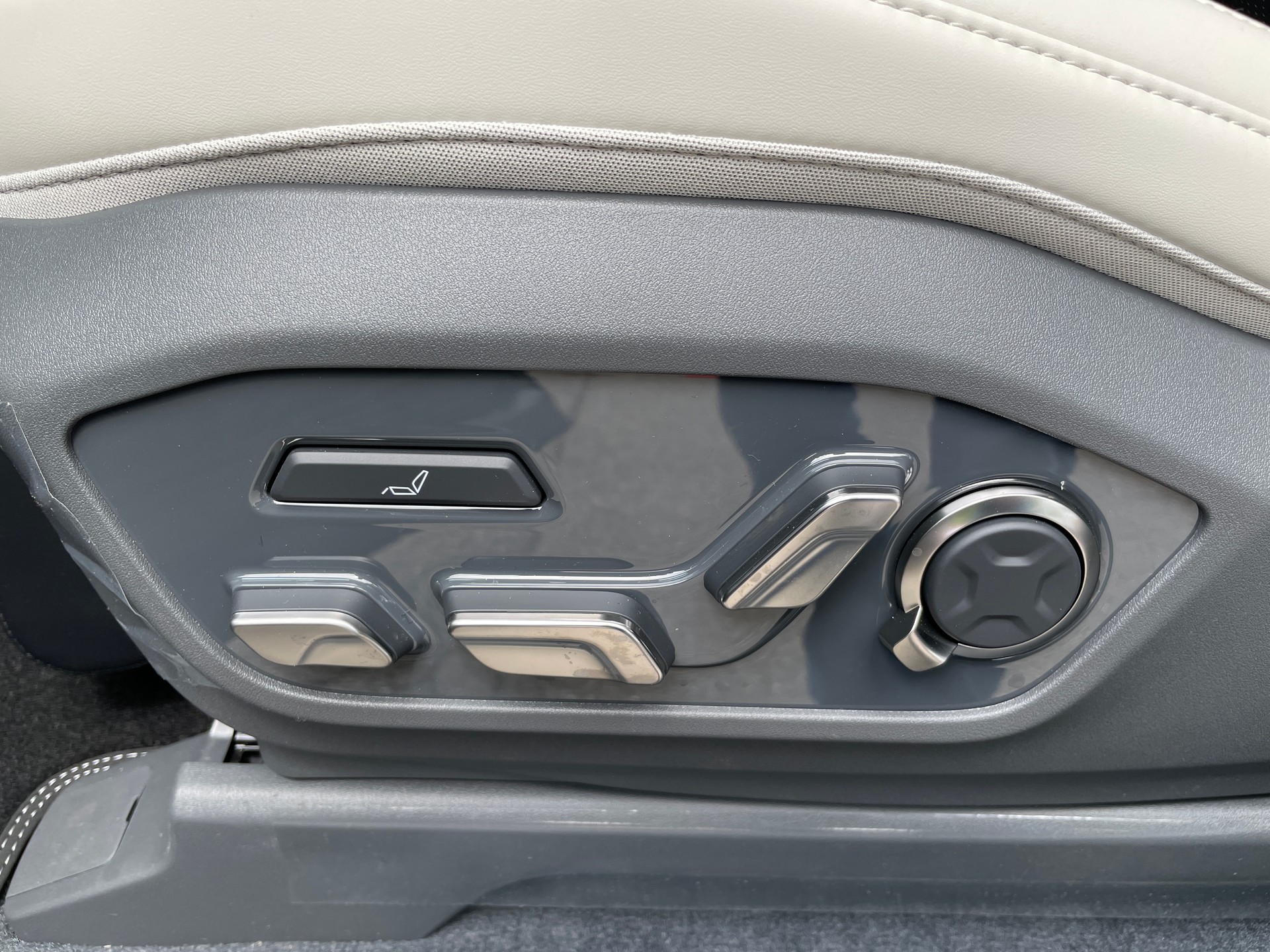 KIA EV9 99,8 kWh GT-Line 4x4 mit Panoramadach und 6-Sitzer-image-13