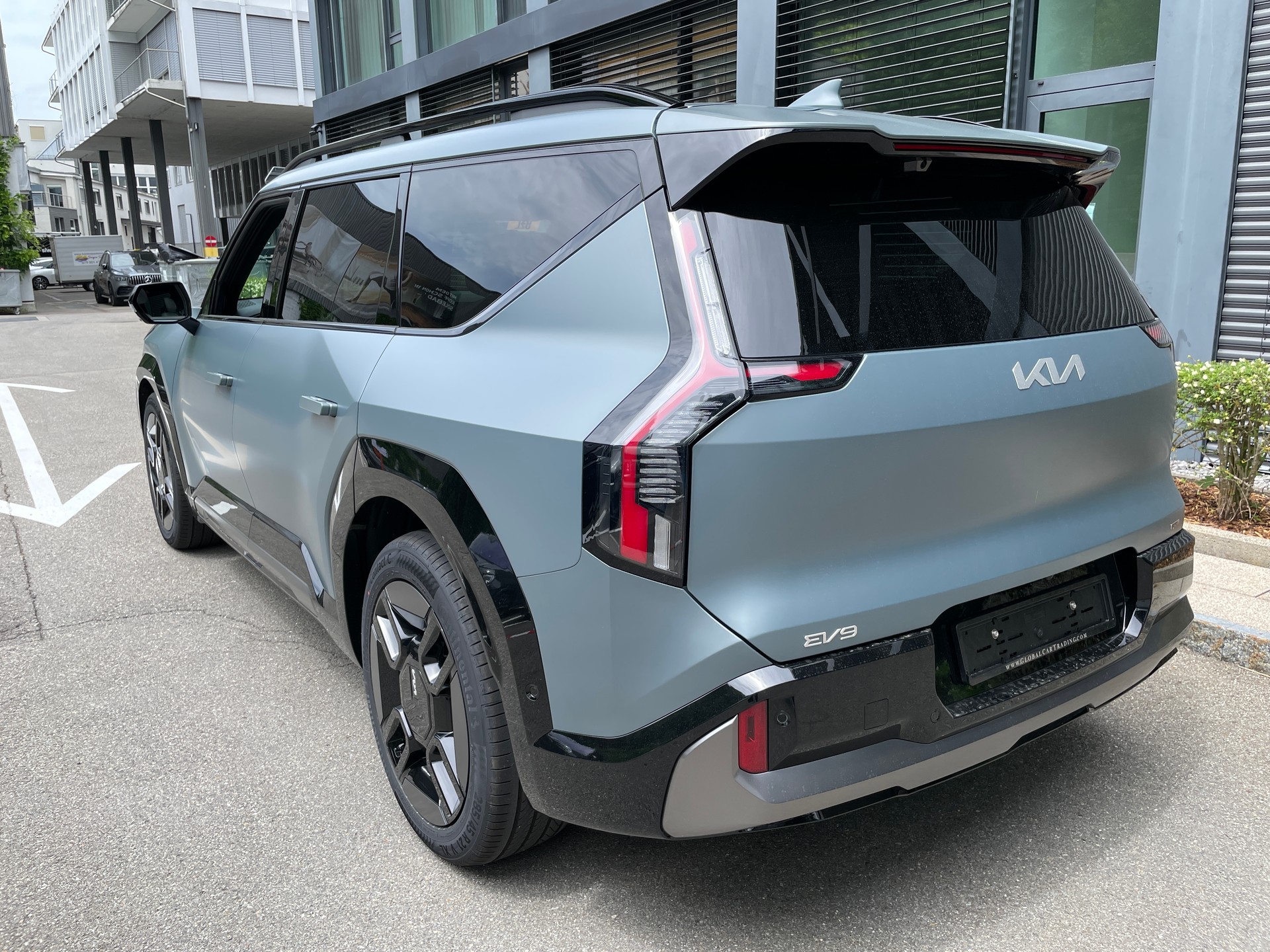 KIA EV9 99,8 kWh GT-Line 4x4 mit Panoramadach und 6-Sitzer-showroom-element-2
