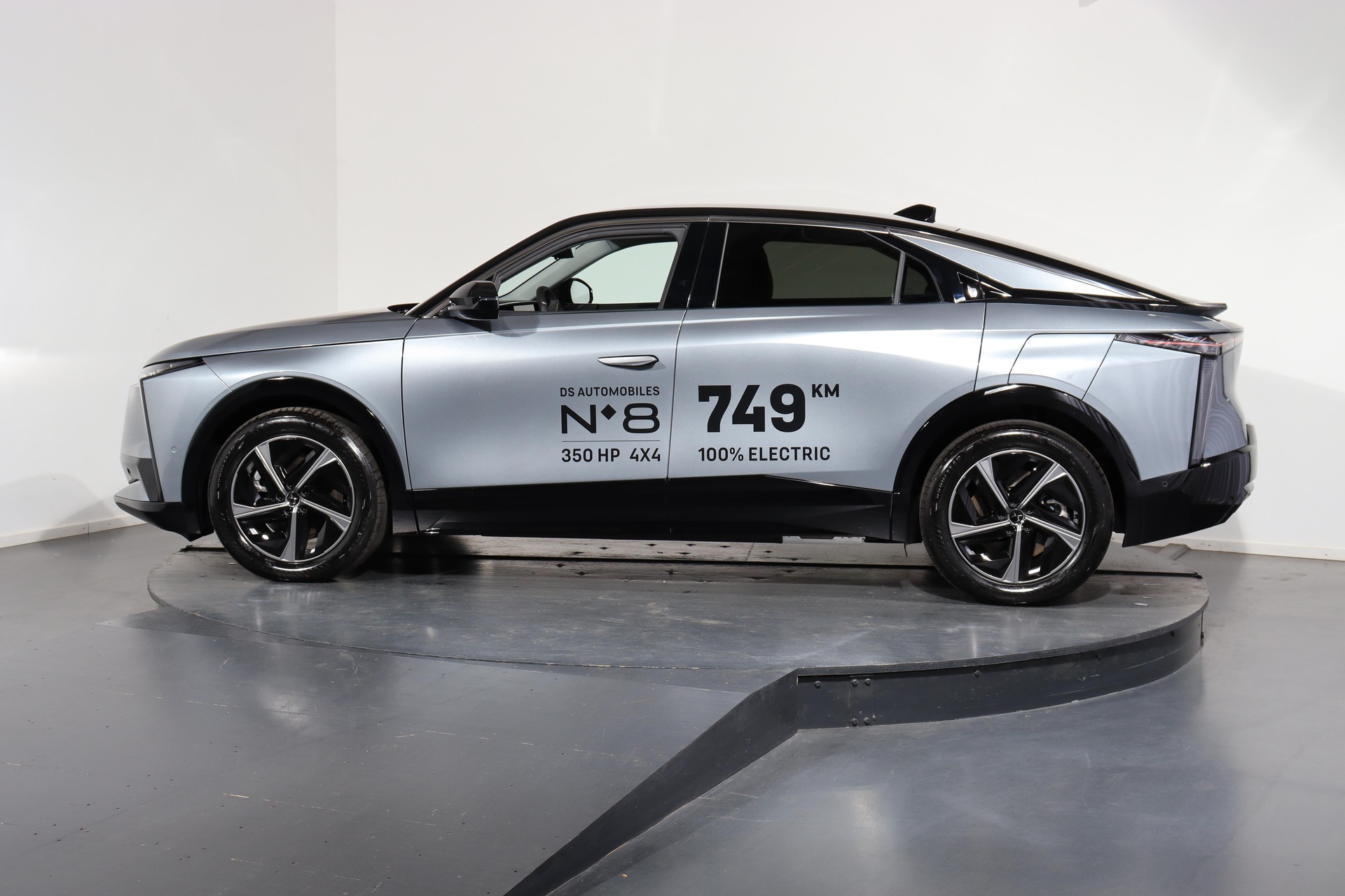 DS AUTOMOBILES No8 E-Tense Pallas-image-12
