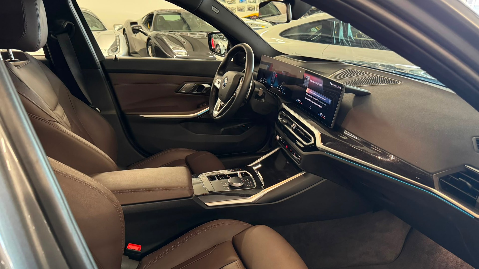 BMW 330e x DriveTouring Steptronic-image-18