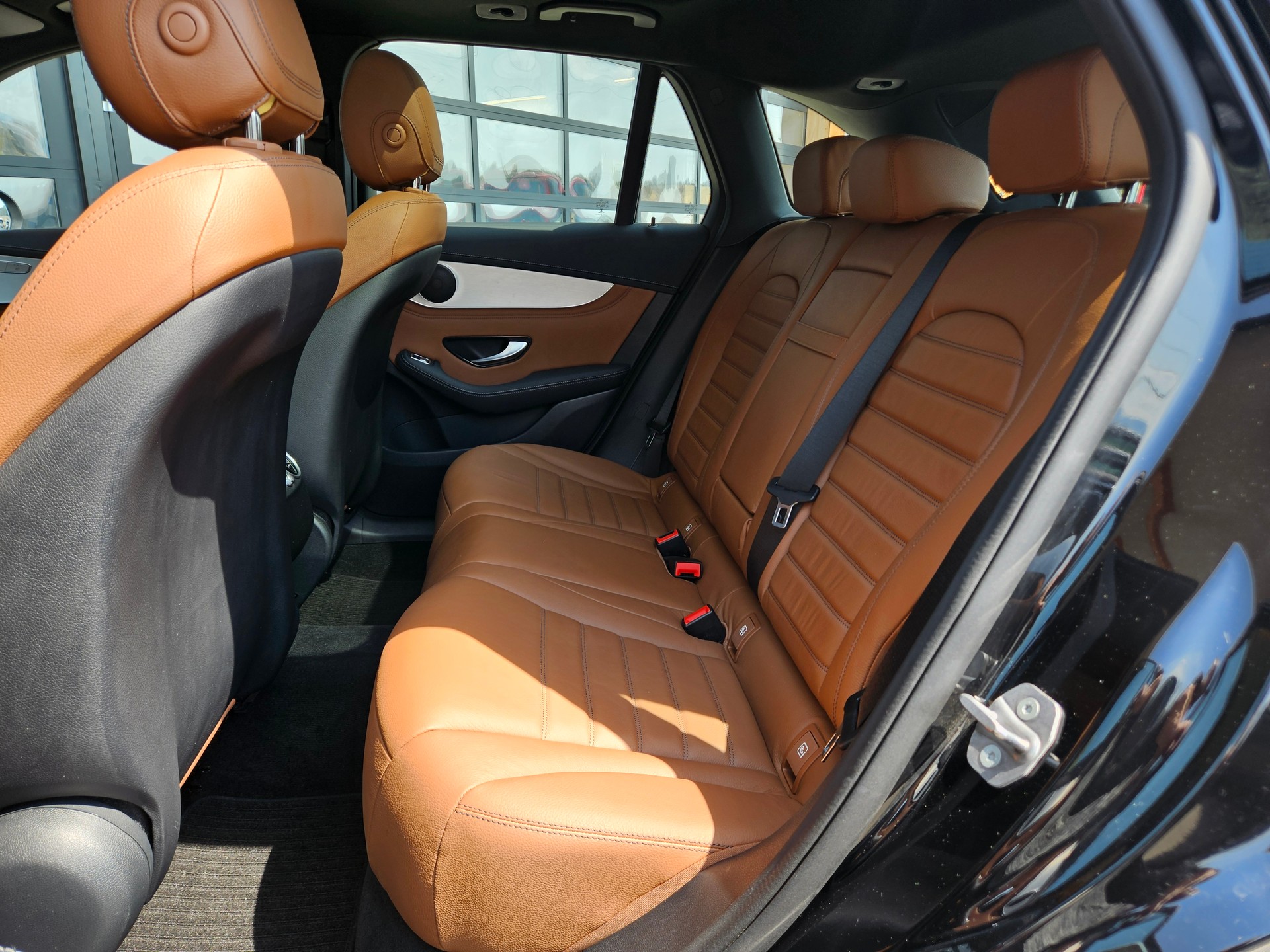 MERCEDES-BENZ GLC 250 AMG Line 4Matic 9G-Tronic-image-14