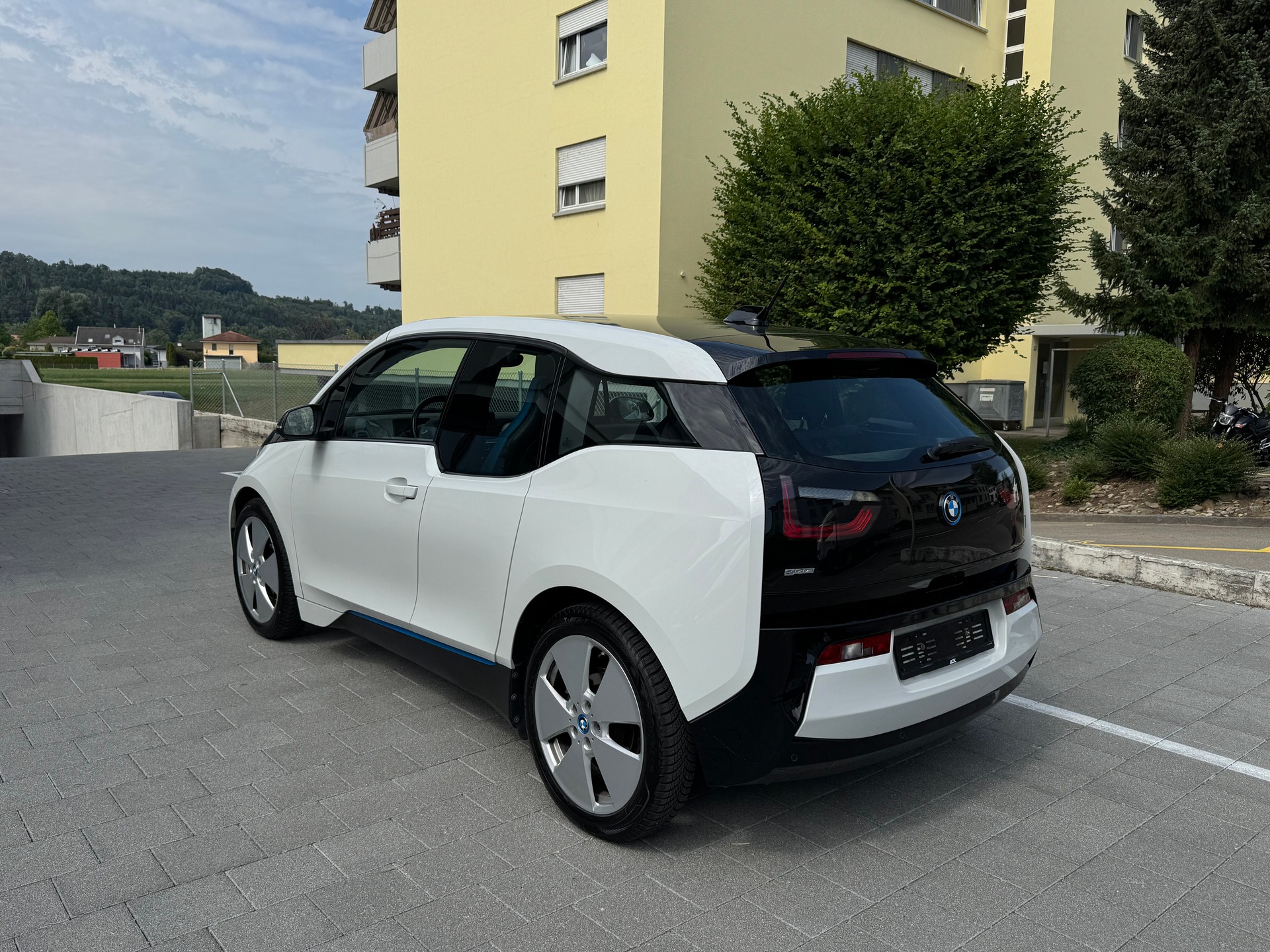 BMW i3 (94Ah)-showroom-element-2