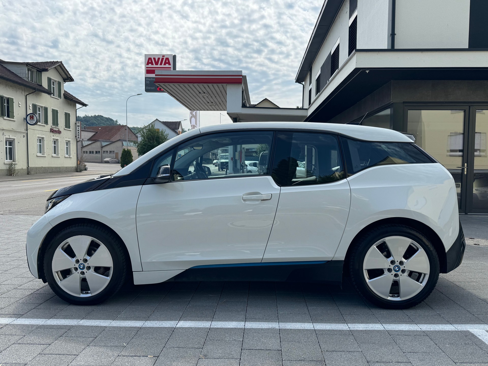 BMW i3 (94Ah)-showroom-element-1