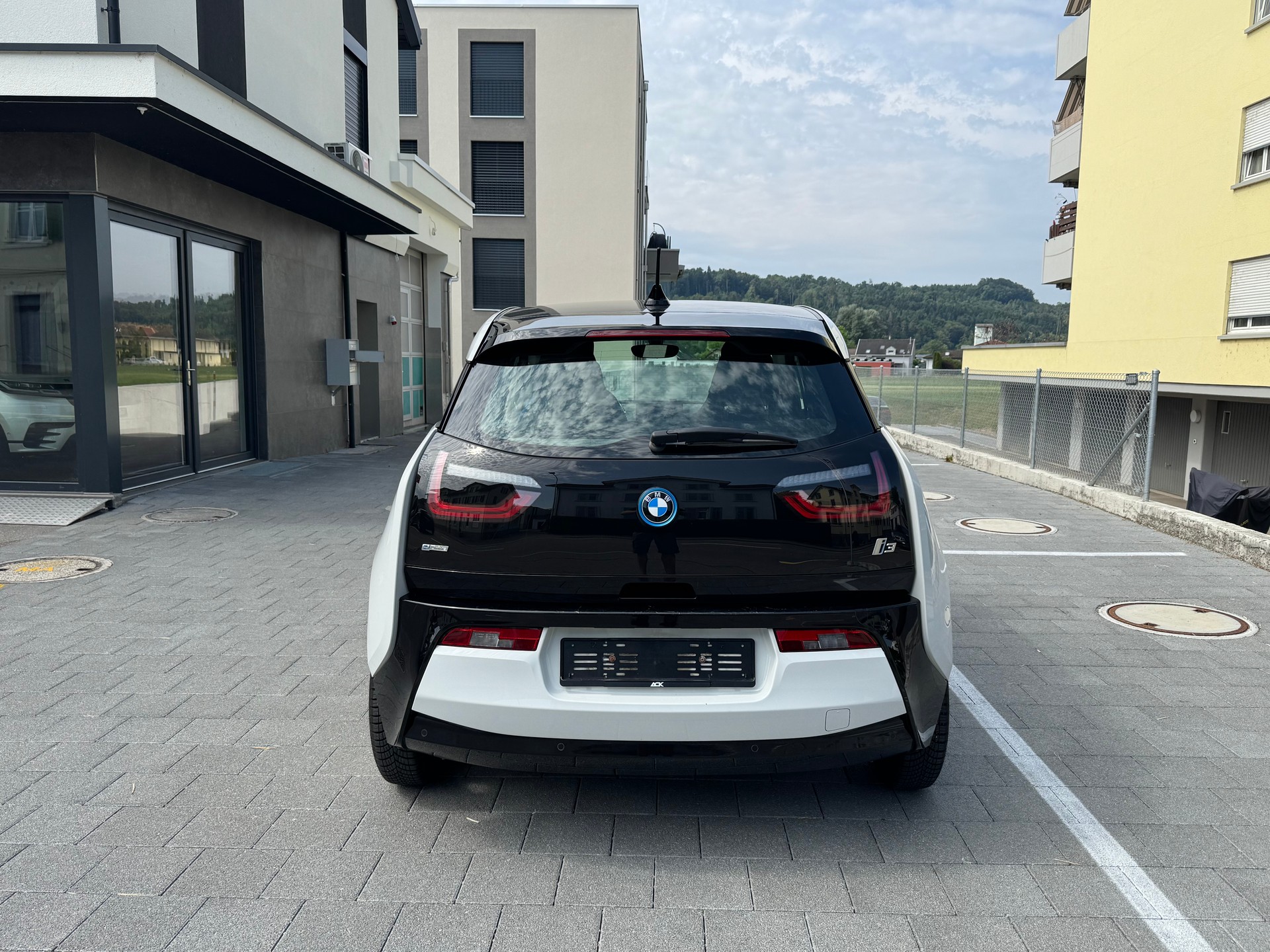 BMW i3 (94Ah)-showroom-element-3