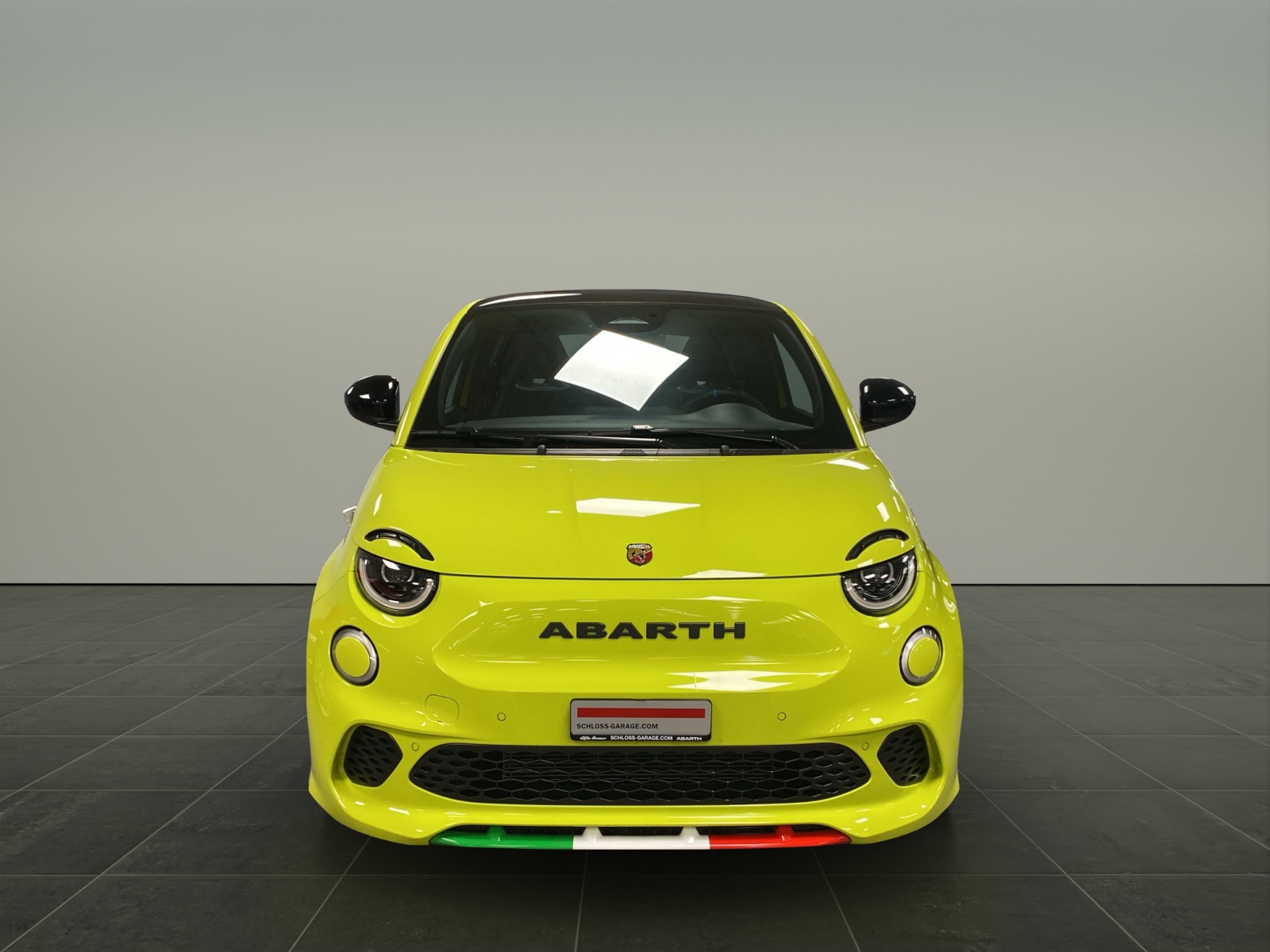 FIAT 500 Abarth Scorpionissima-showroom-element-1