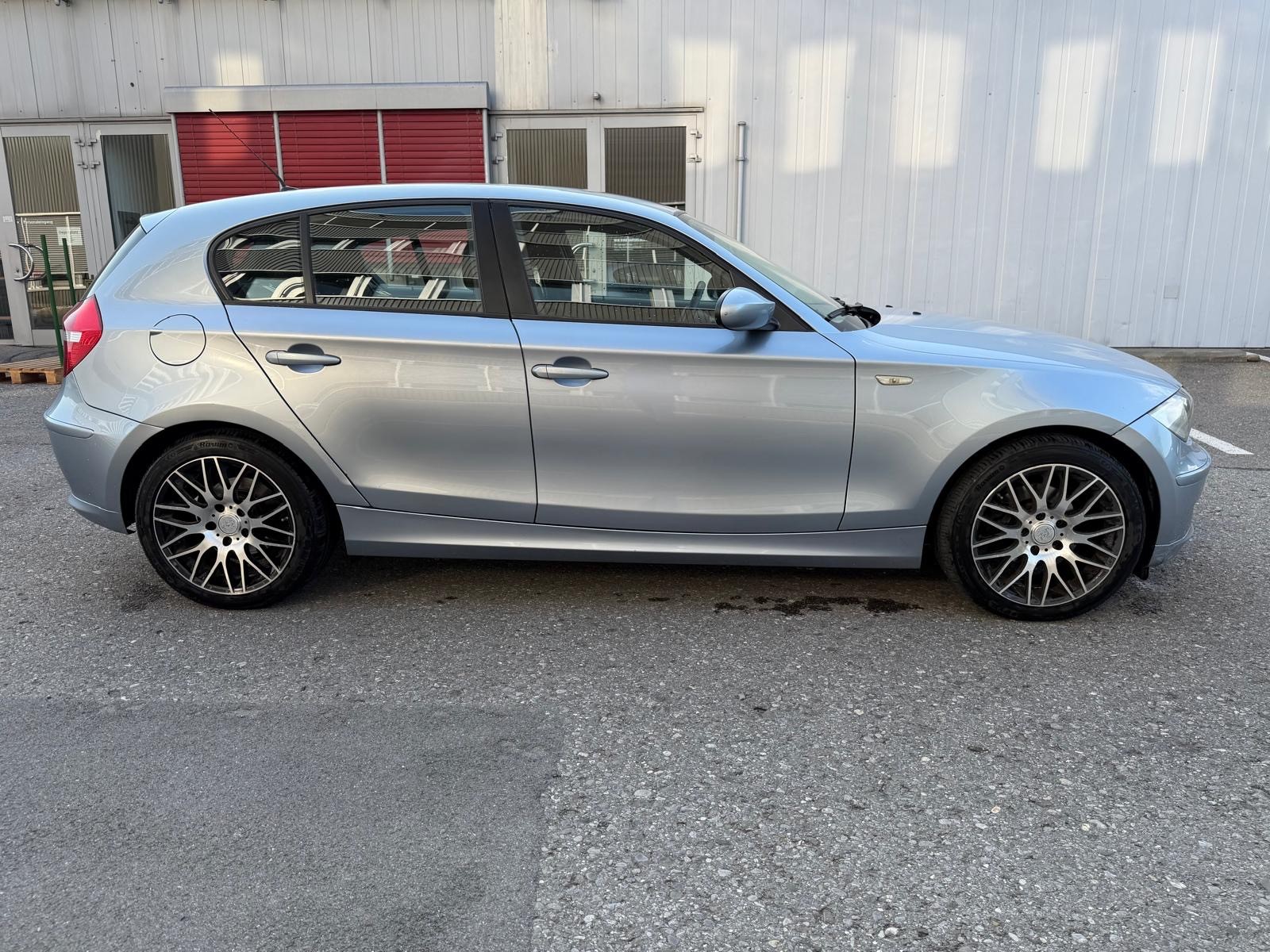 BMW 116i-image-4