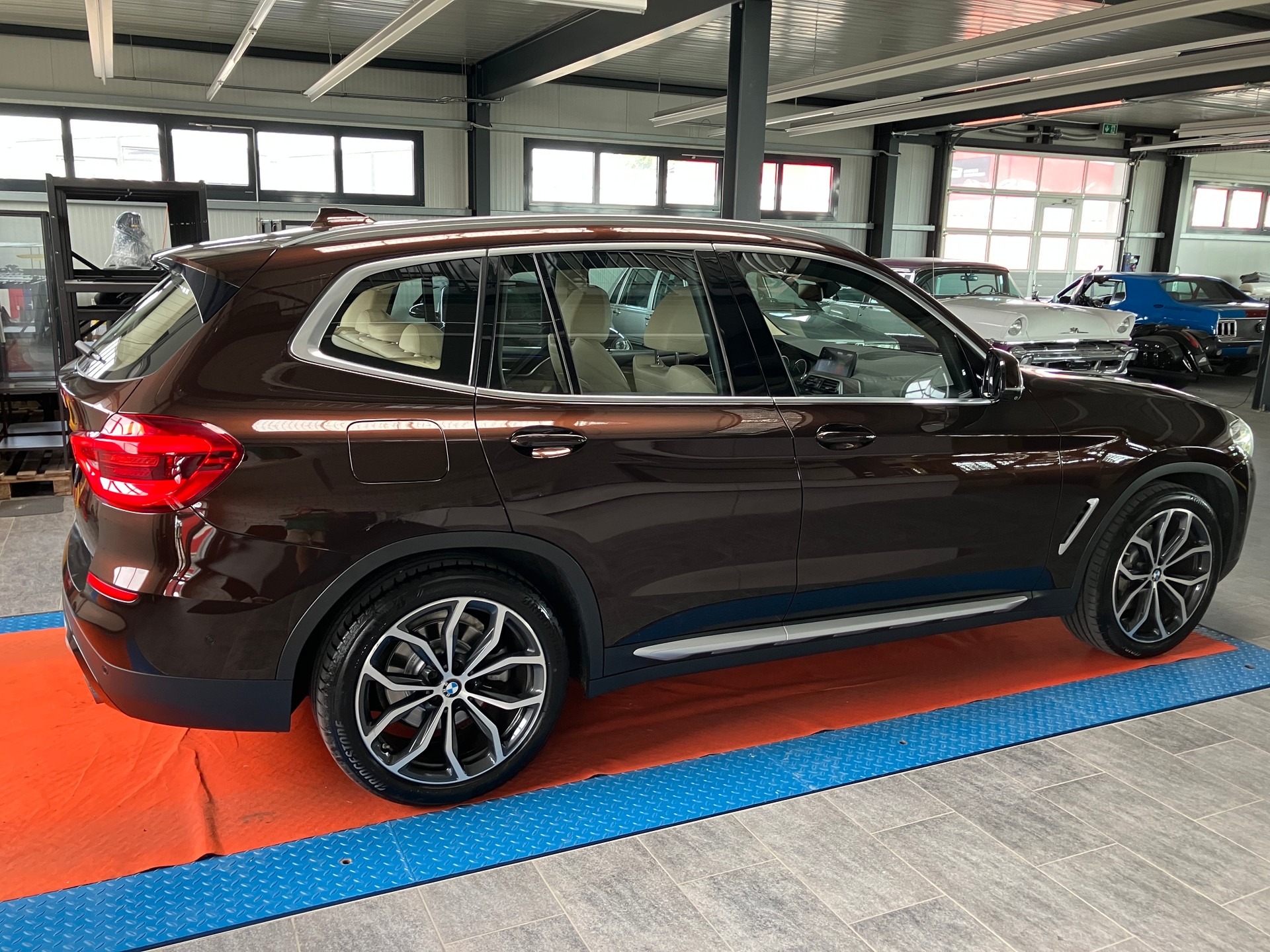 BMW X3 xDrive 30d xLine Steptronic 4x4-showroom-element-1