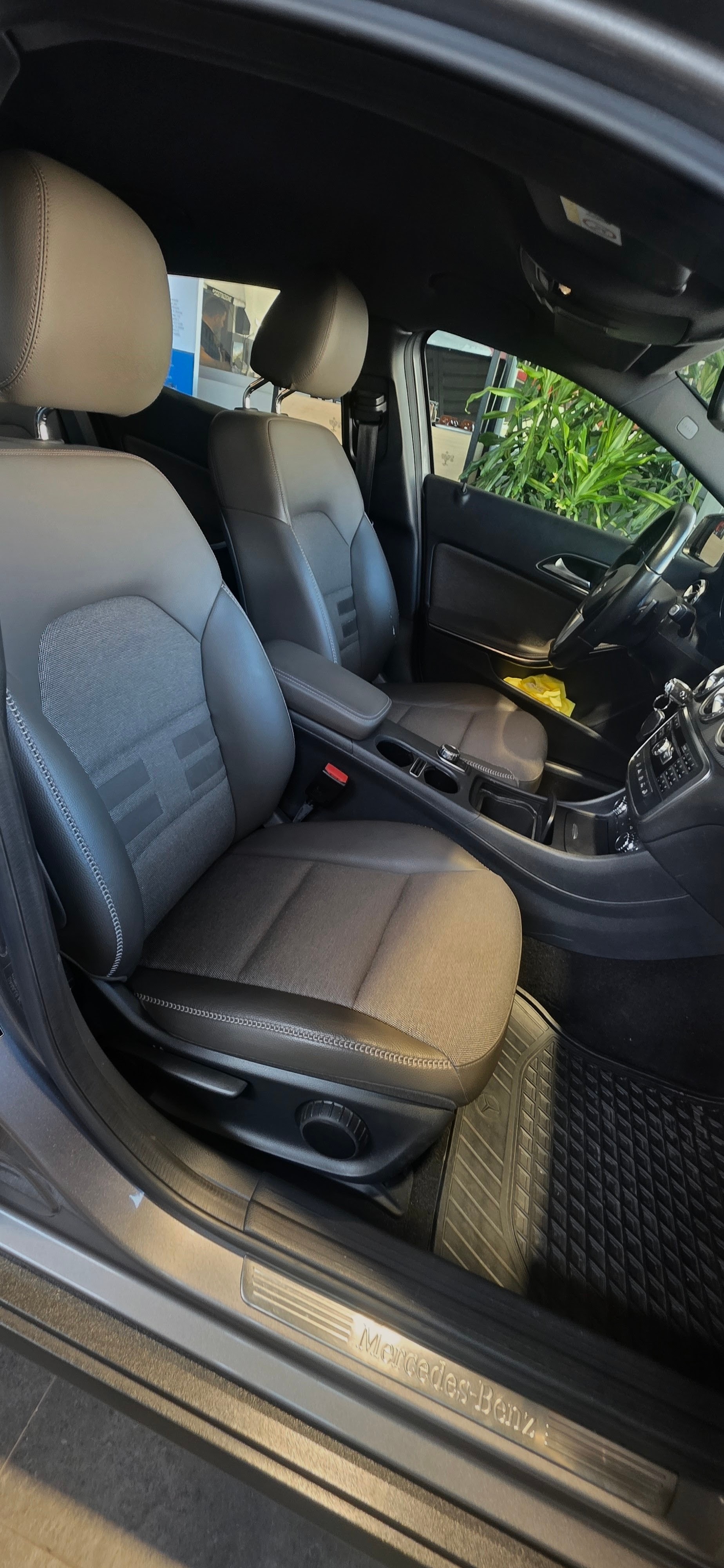 MERCEDES-BENZ GLA 200 CDI Swiss Star Edition Style 4Matic 7G-DCT-image-7