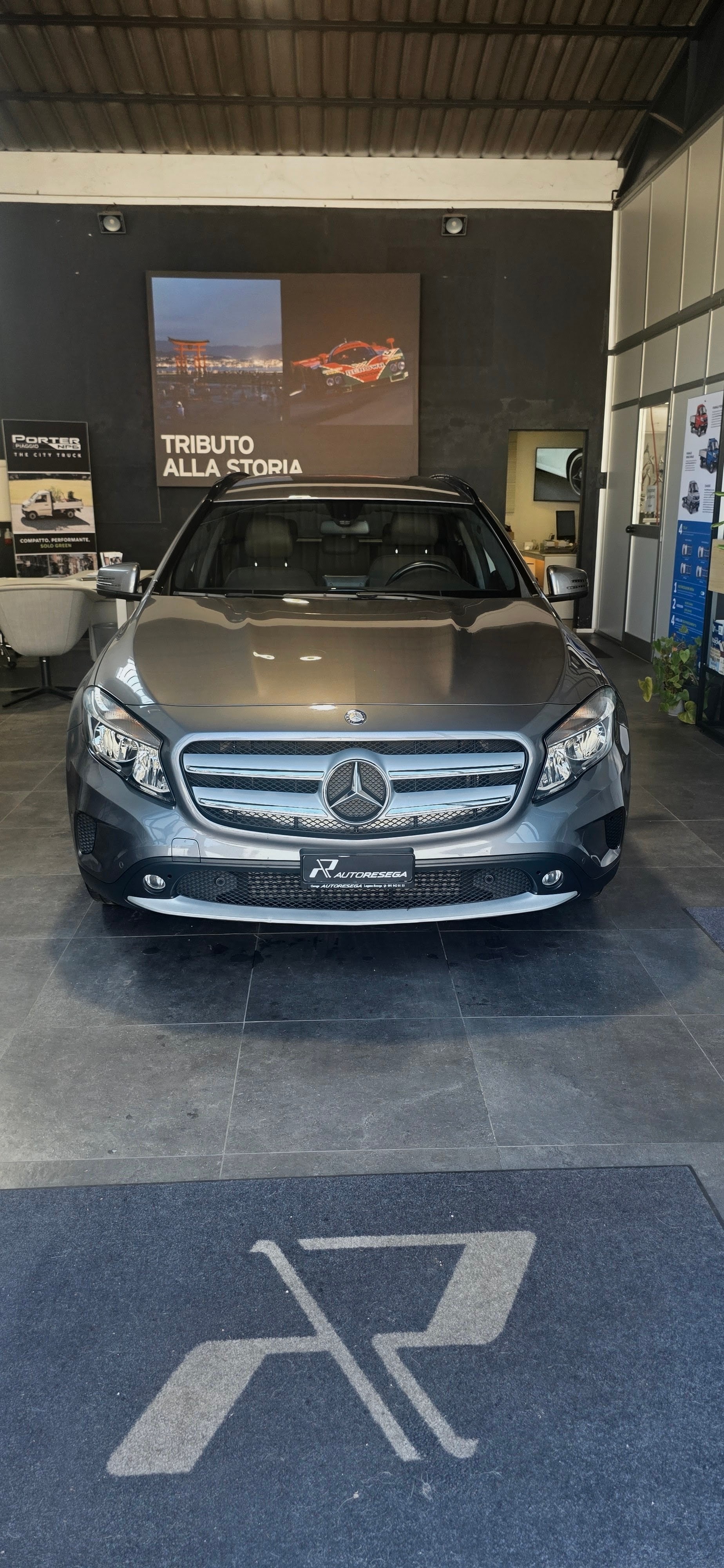 MERCEDES-BENZ GLA 200 CDI Swiss Star Edition Style 4Matic 7G-DCT-image-2