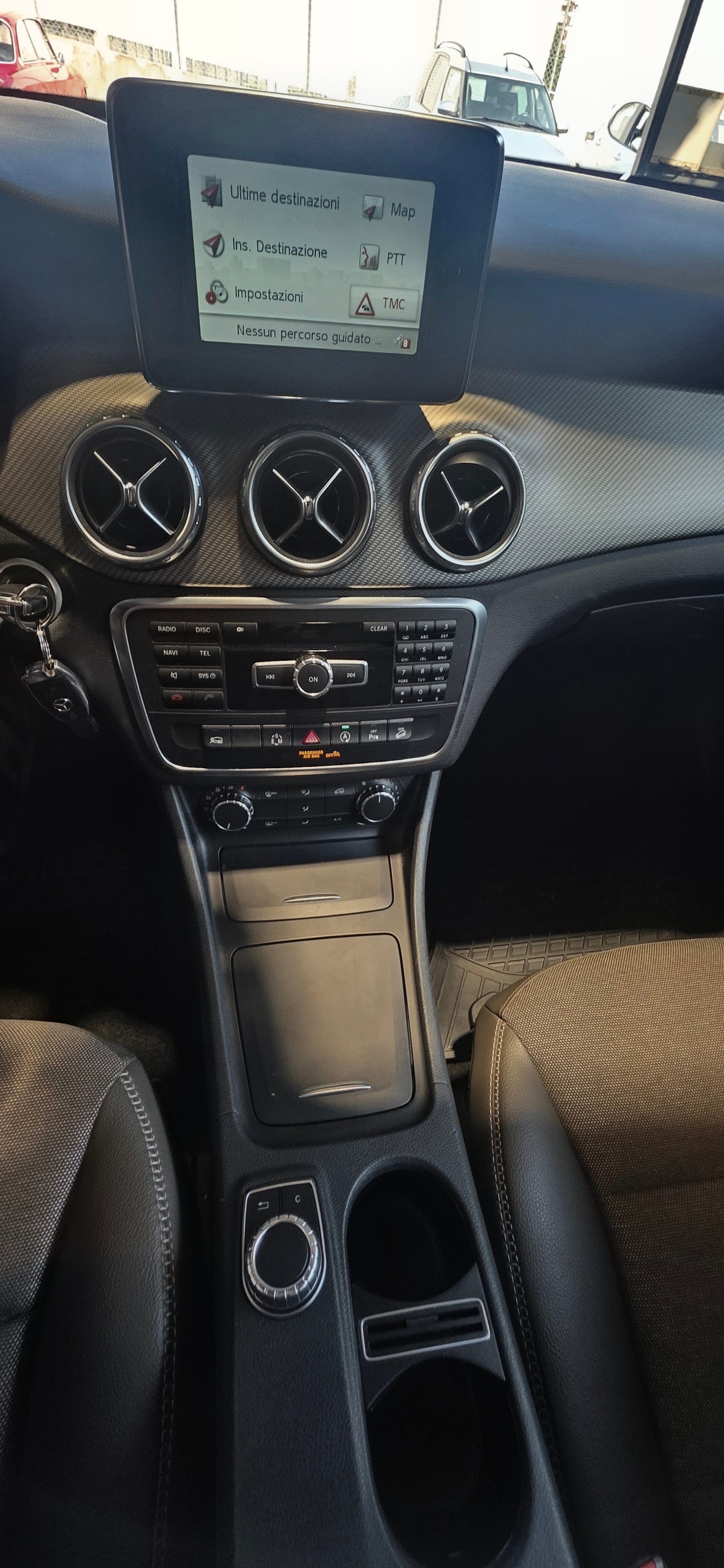 MERCEDES-BENZ GLA 200 CDI Swiss Star Edition Style 4Matic 7G-DCT-image-11