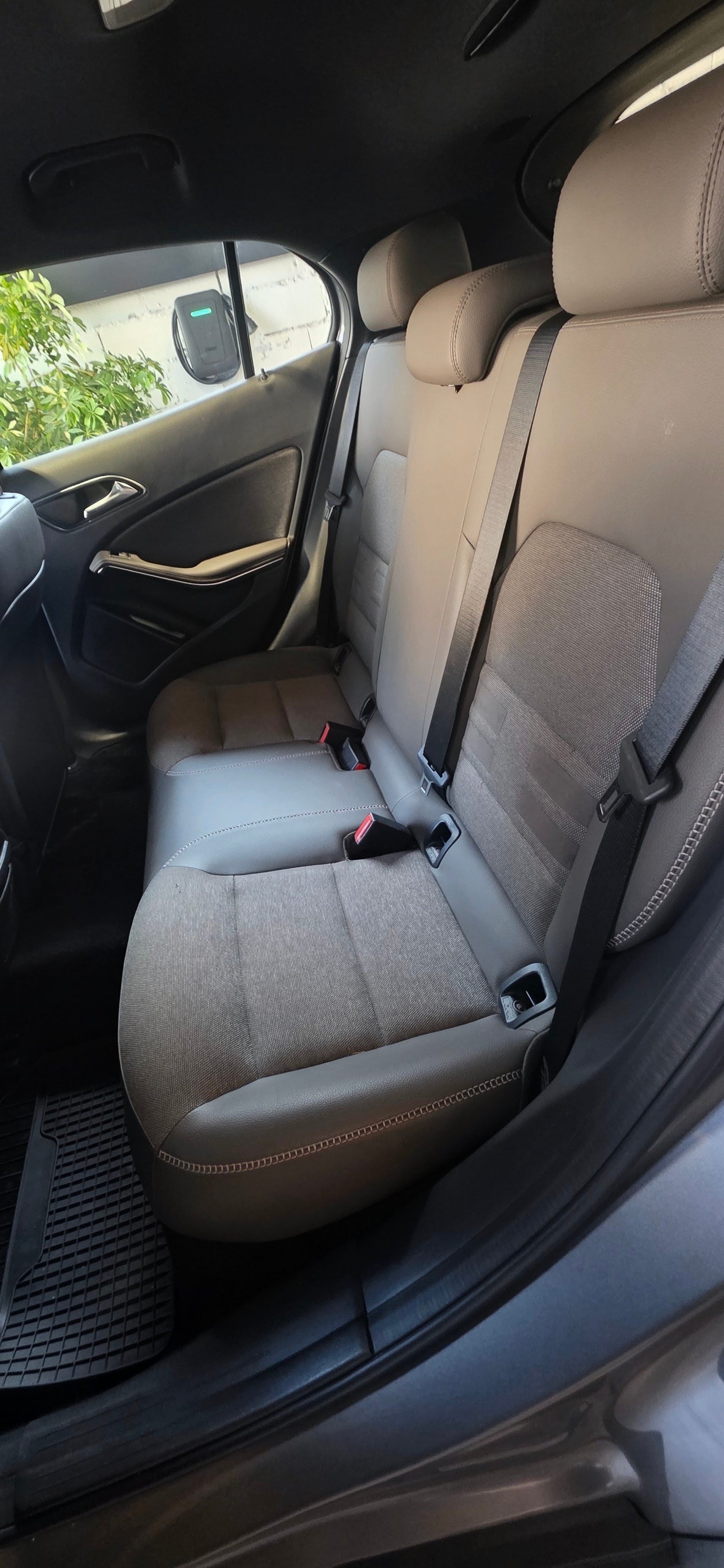 MERCEDES-BENZ GLA 200 CDI Swiss Star Edition Style 4Matic 7G-DCT-image-6