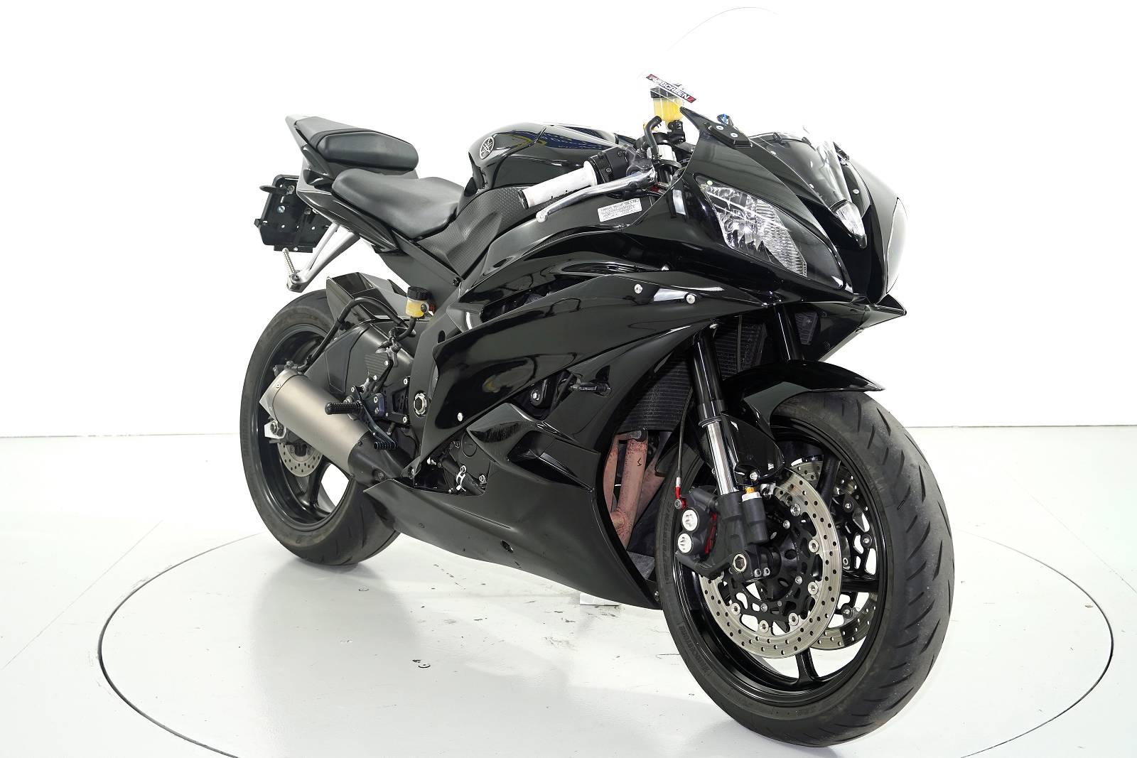 YAMAHA YZF-R6-image-1
