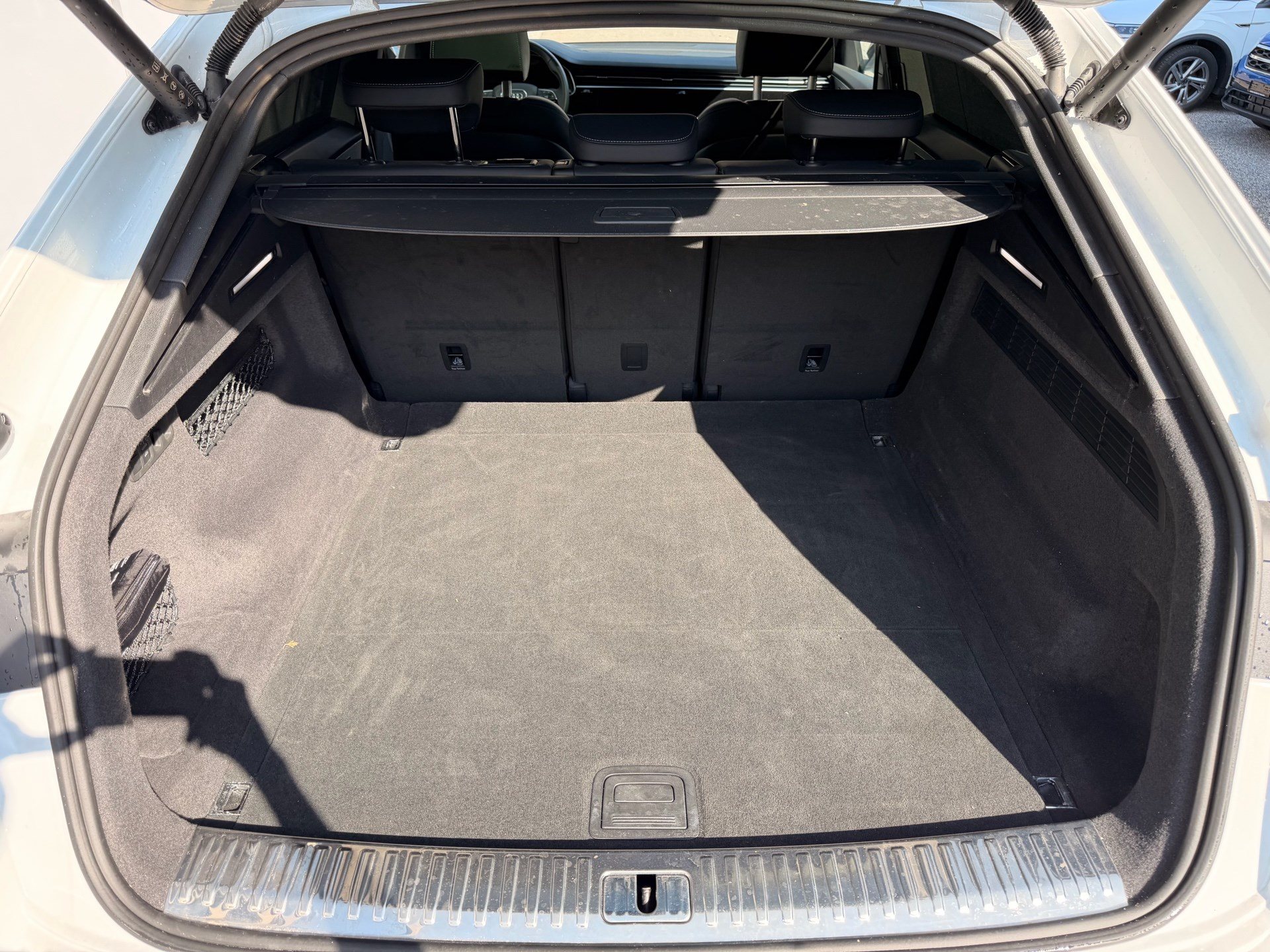 AUDI Q8 3.0 TDI 231PS QUATTRO *** 360 GRAD KAMERA & 4 JAHRE AUDI WERKSGARANTIE ***-image-30