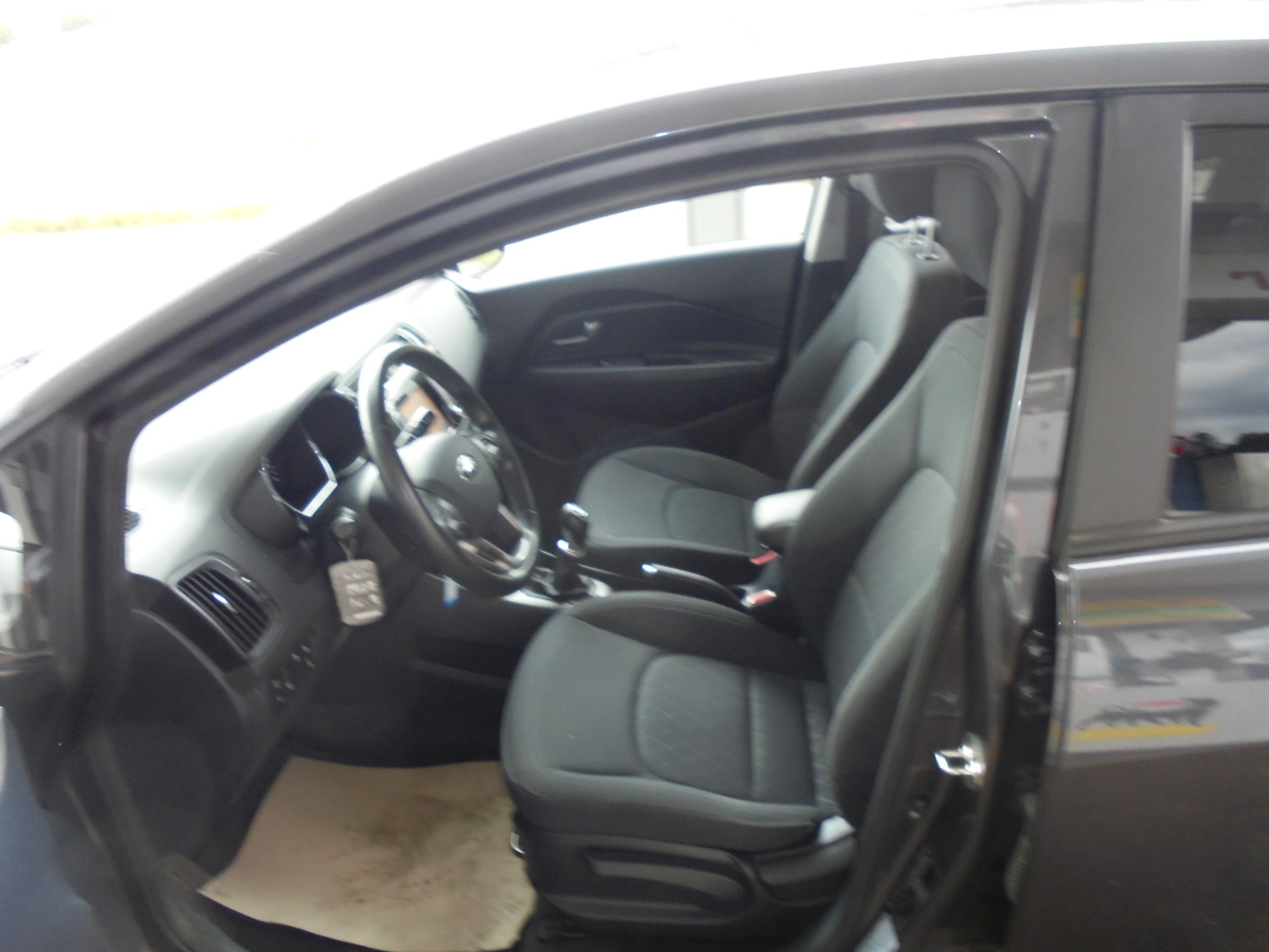 KIA Rio 1.4 CVVT Swiss Champion-image-7