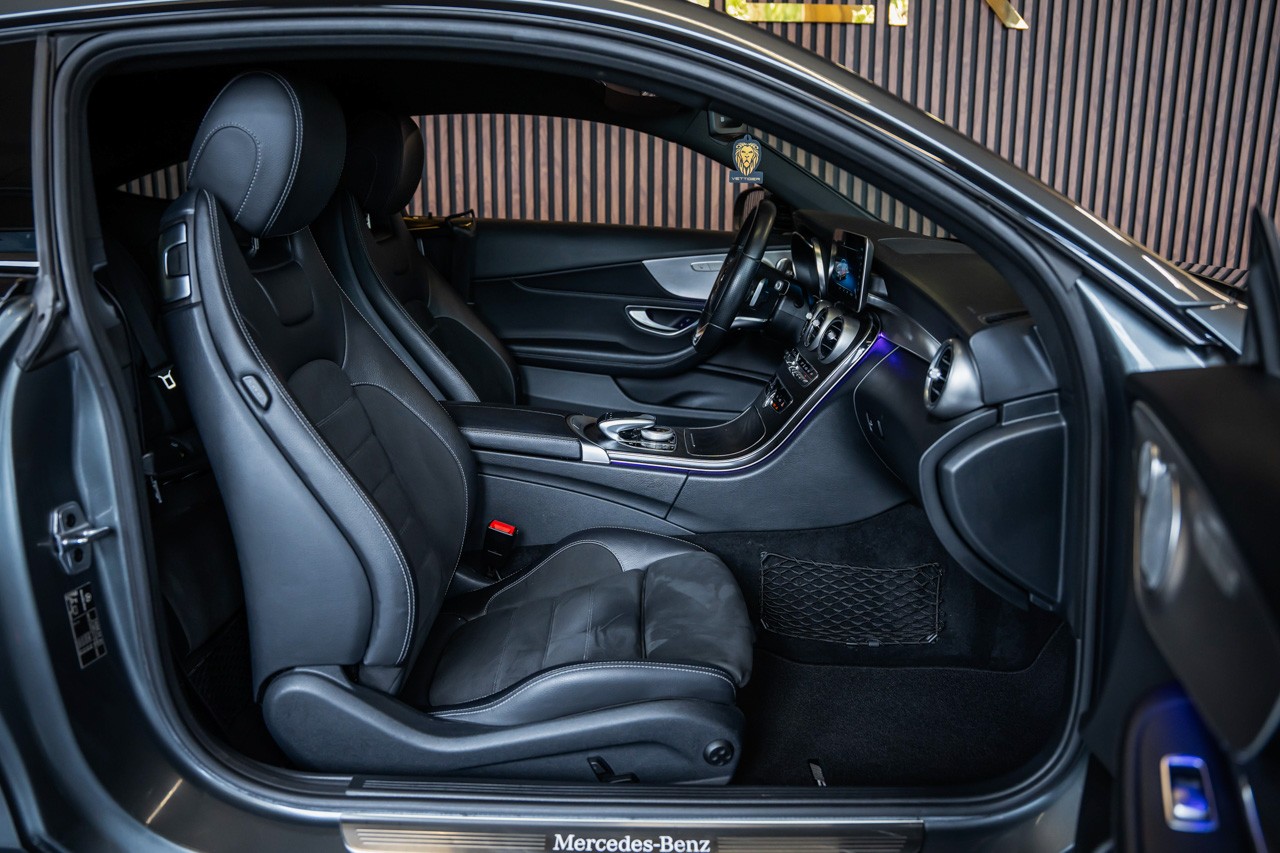 MERCEDES-BENZ C 200 Coupé AMG Line 9G-Tronic-image-15