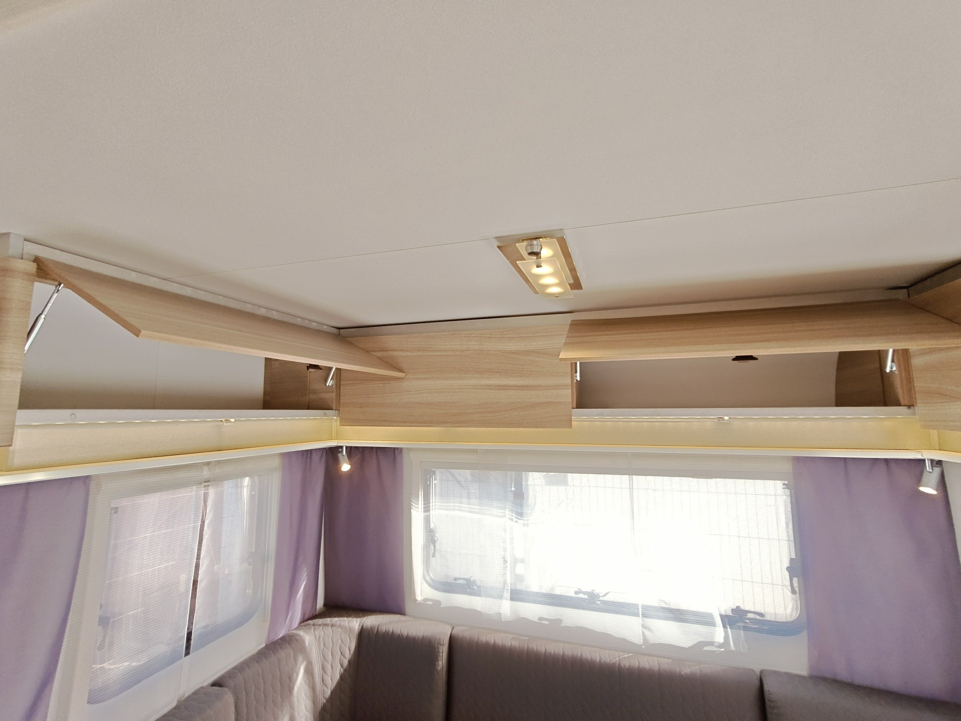 ADRIA Altea 472 PU -- Luftvorzelt -- Veloträger -- WC+Dusche-image-20