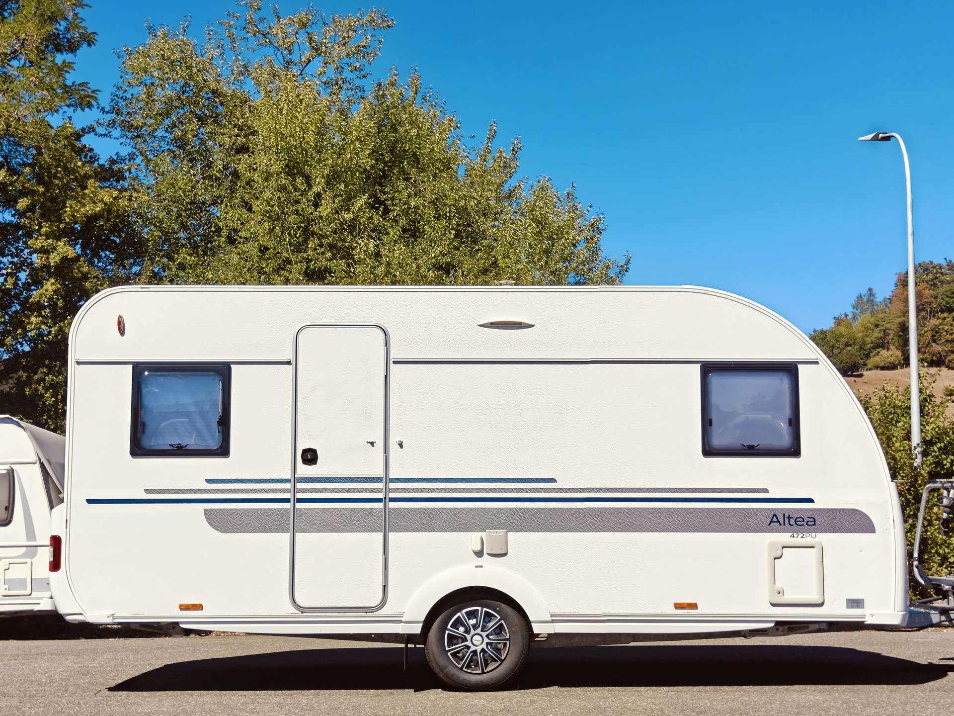 ADRIA Altea 472 PU -- Luftvorzelt -- Veloträger -- WC+Dusche-showroom-element-3