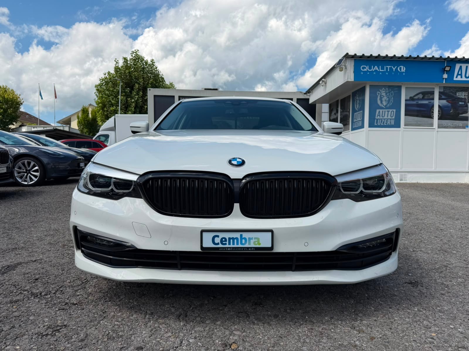 BMW 520i Sport Line M-Paket Steptronic-showroom-element-1