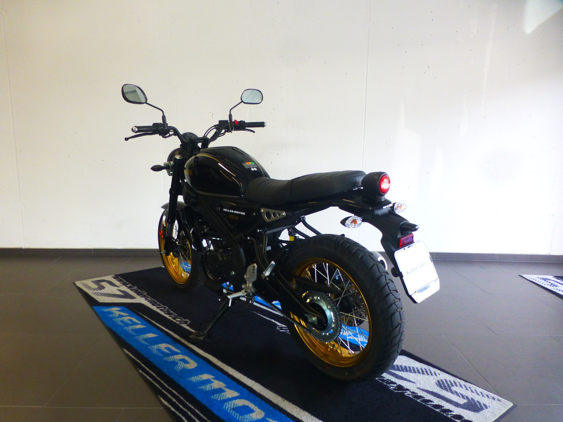 YAMAHA XSR 125 Legacy-image-10