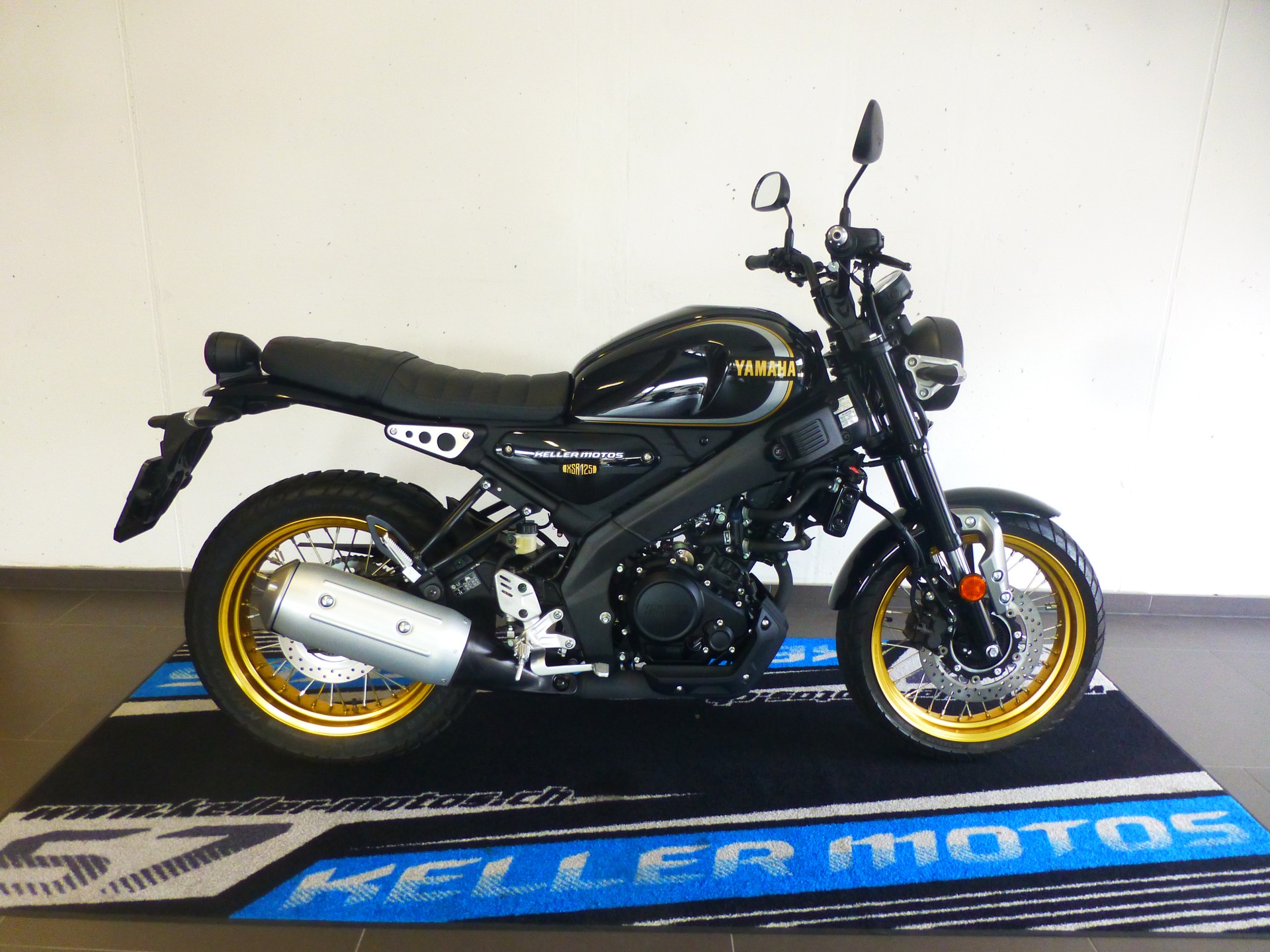 YAMAHA XSR 125 Legacy-image-0