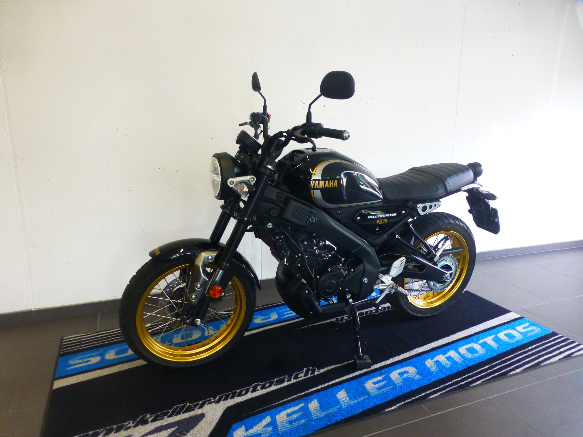 YAMAHA XSR 125 Legacy-image-2