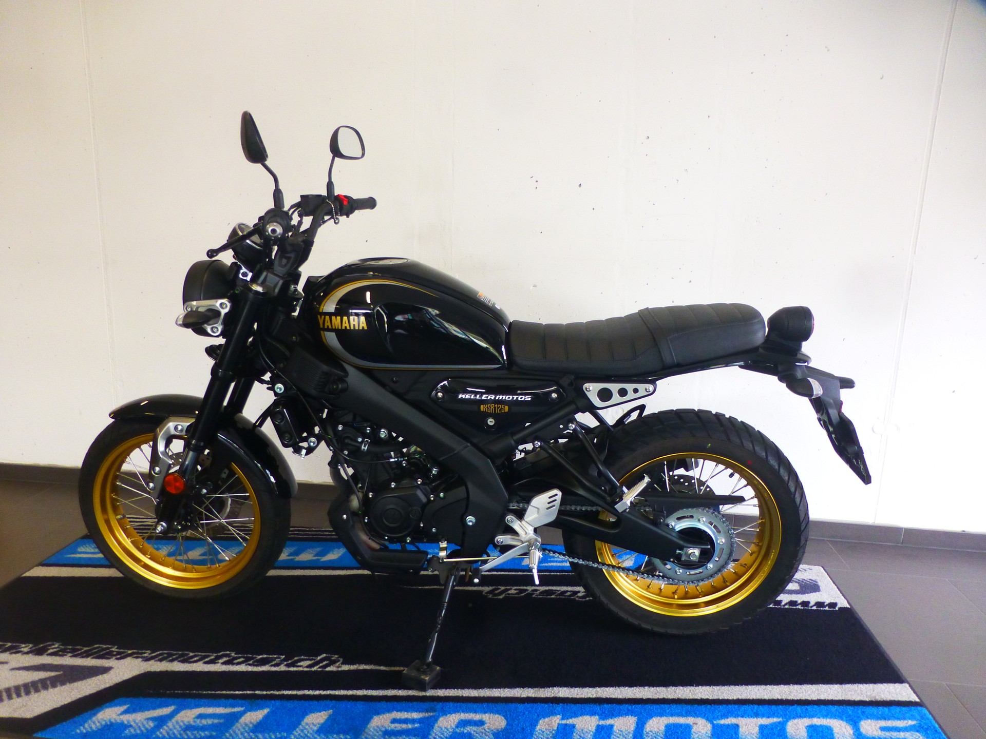 YAMAHA XSR 125 Legacy-image-3