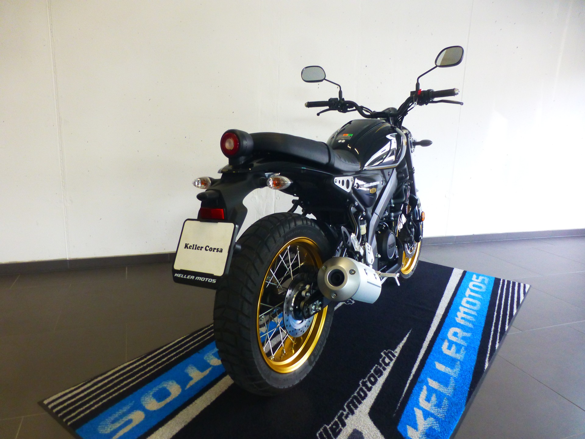 YAMAHA XSR 125 Legacy-image-8