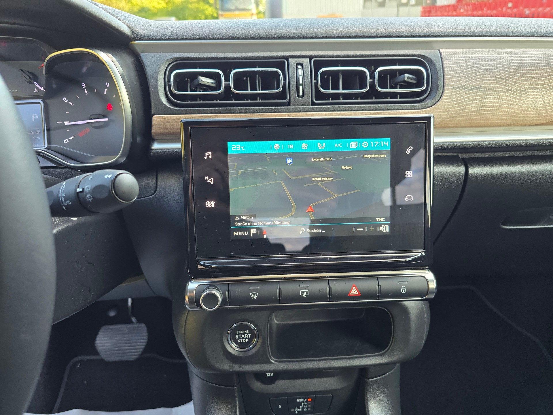 CITROEN C3 1.2i PureTech Shine EAT6-image-24