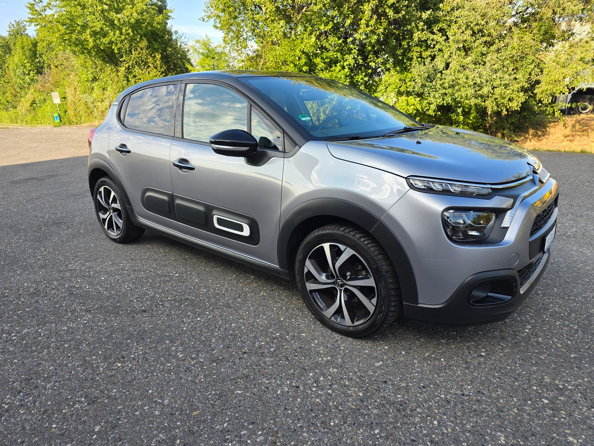 CITROEN C3 1.2i PureTech Shine EAT6-showroom-element-1