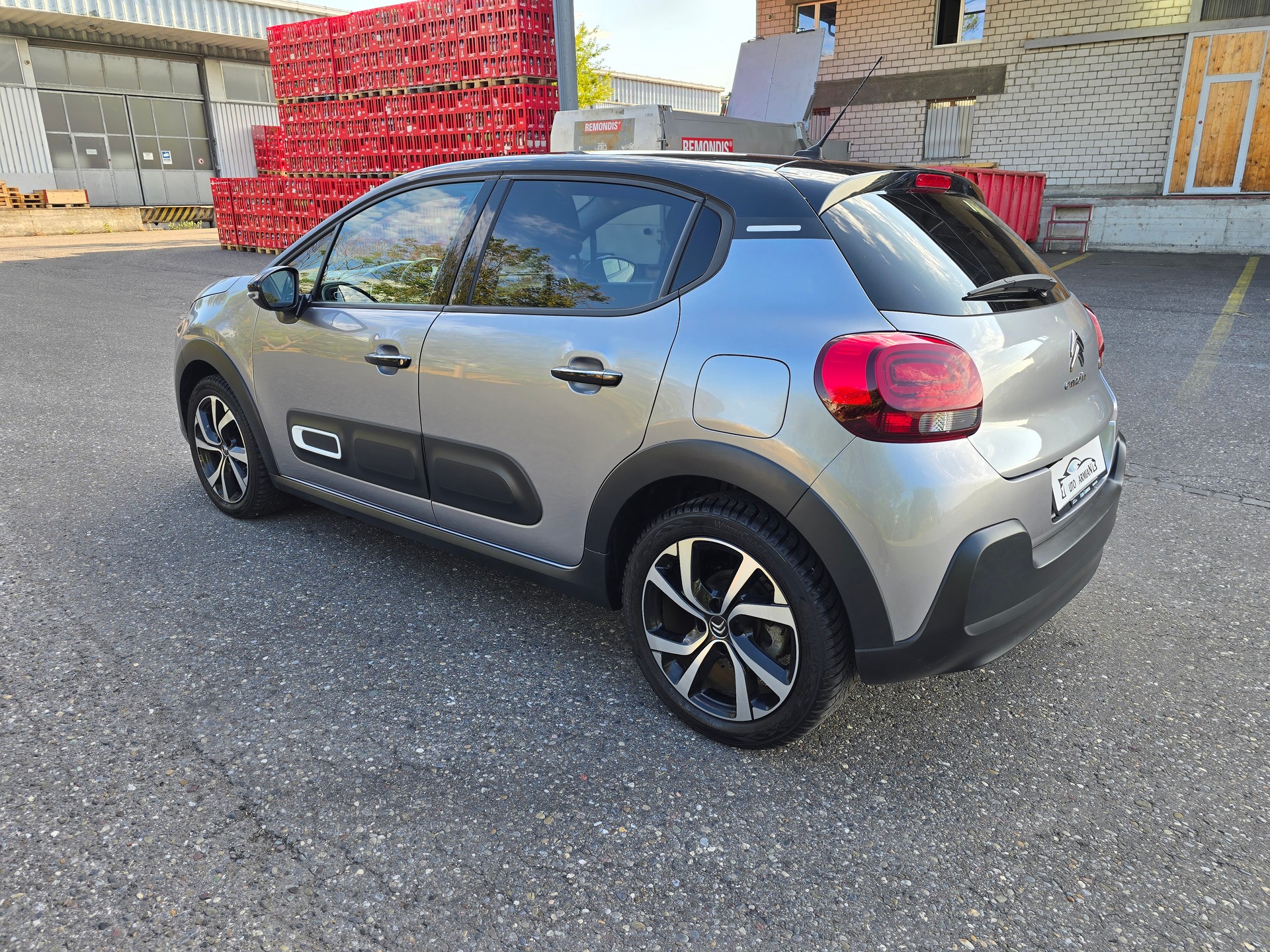 CITROEN C3 1.2i PureTech Shine EAT6-image-4