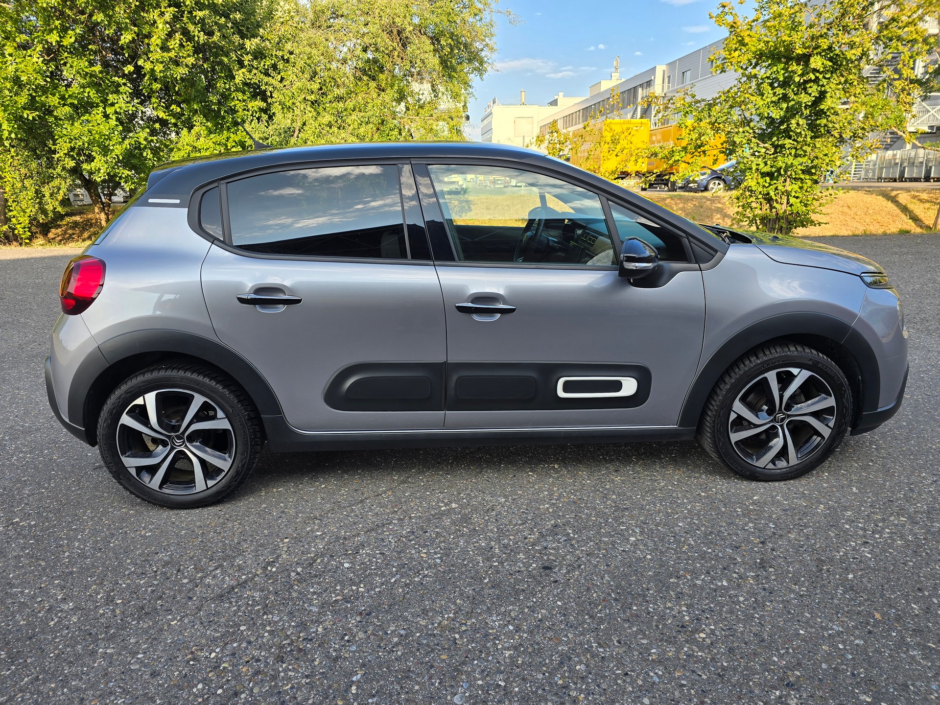CITROEN C3 1.2i PureTech Shine EAT6-image-8
