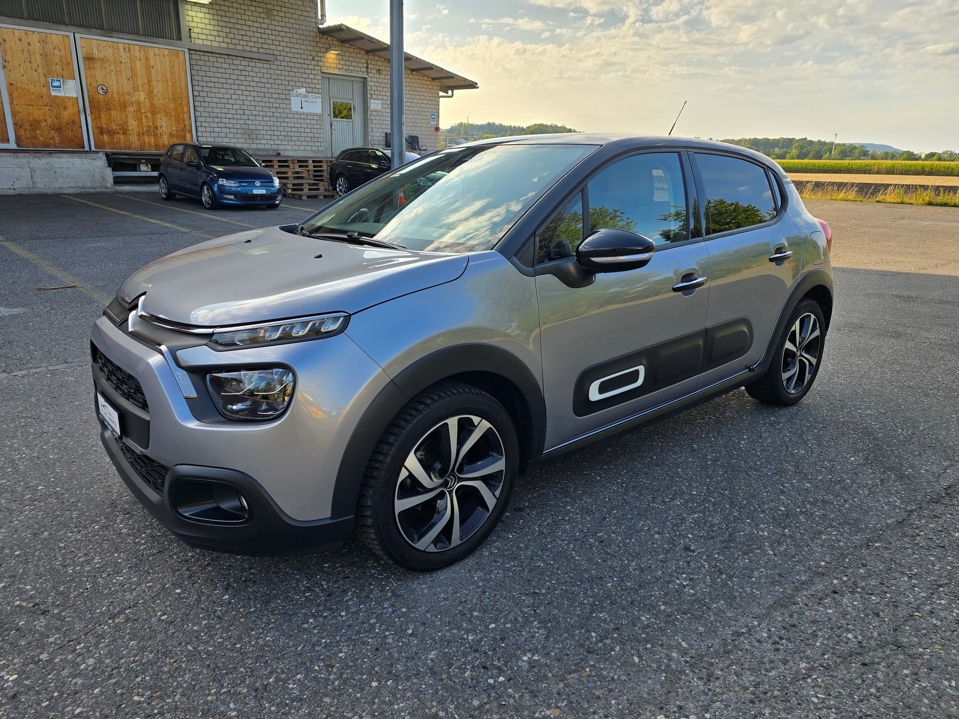 CITROEN C3 1.2i PureTech Shine EAT6-showroom-element-2