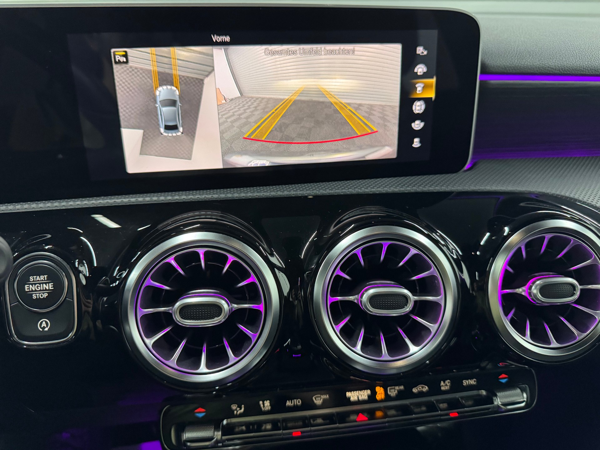 MERCEDES-BENZ A 200 AMG Line 7G-DCT-image-26