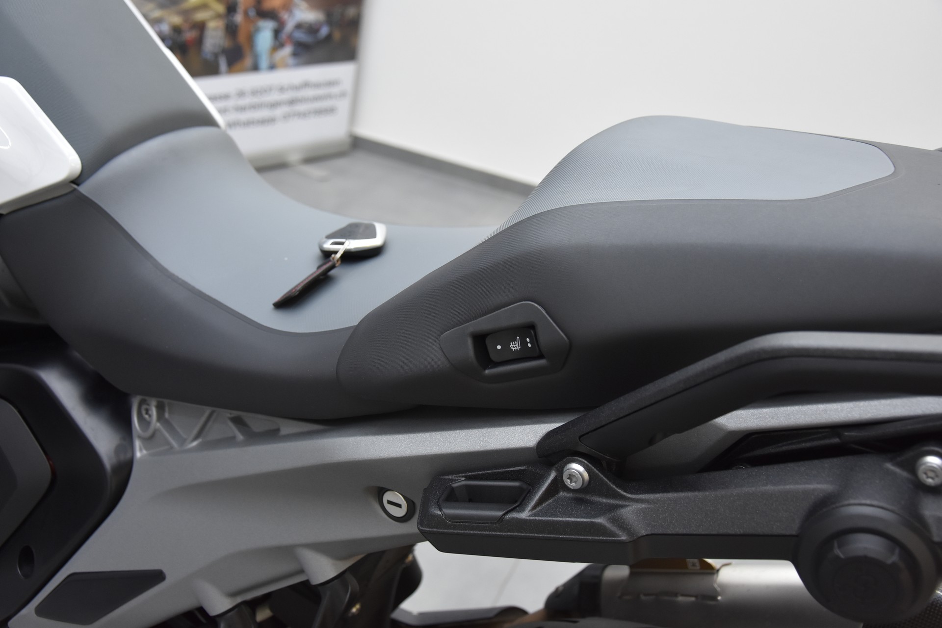 BMW R 1300 GS-image-13