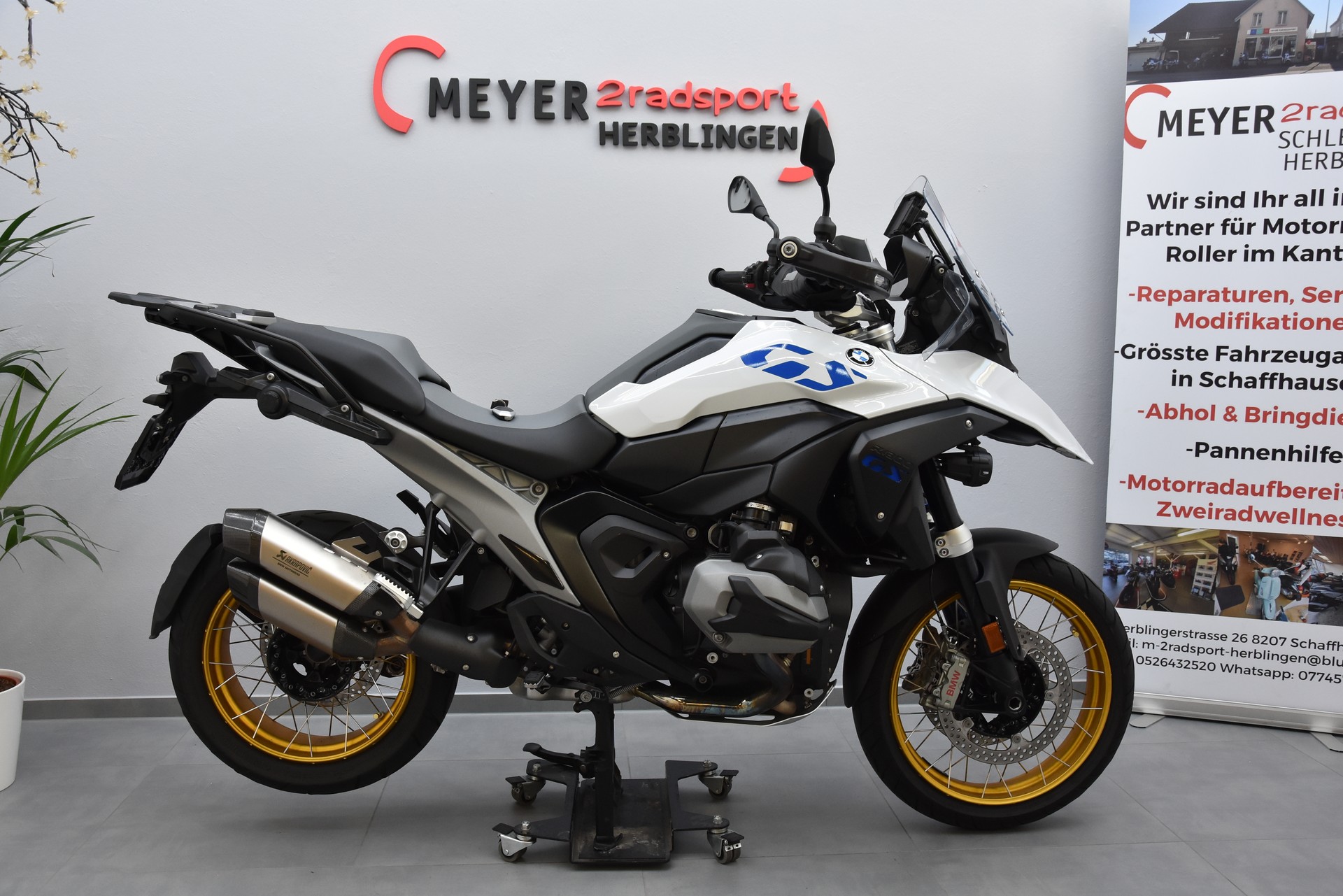 BMW R 1300 GS-image-1