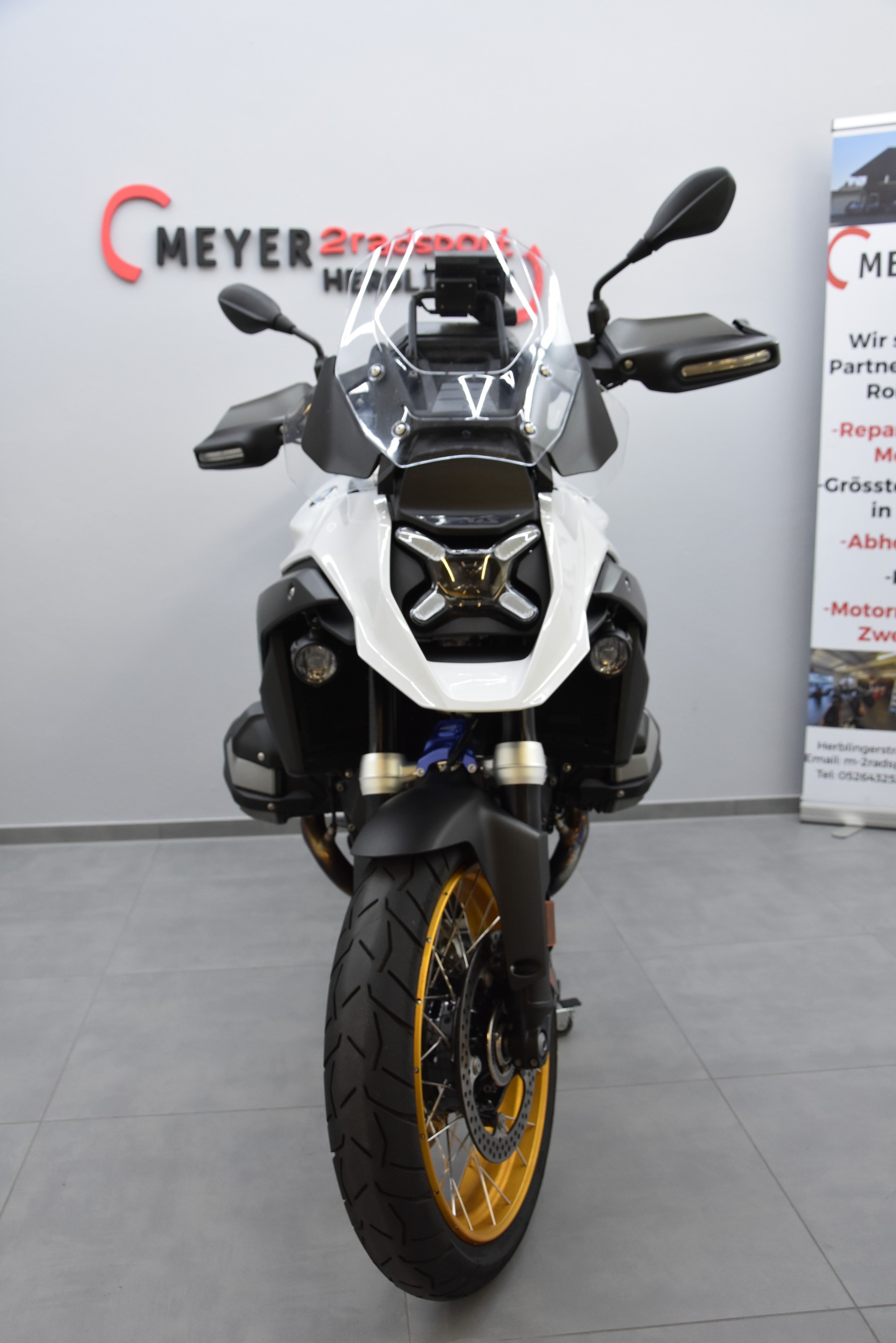 BMW R 1300 GS-image-2