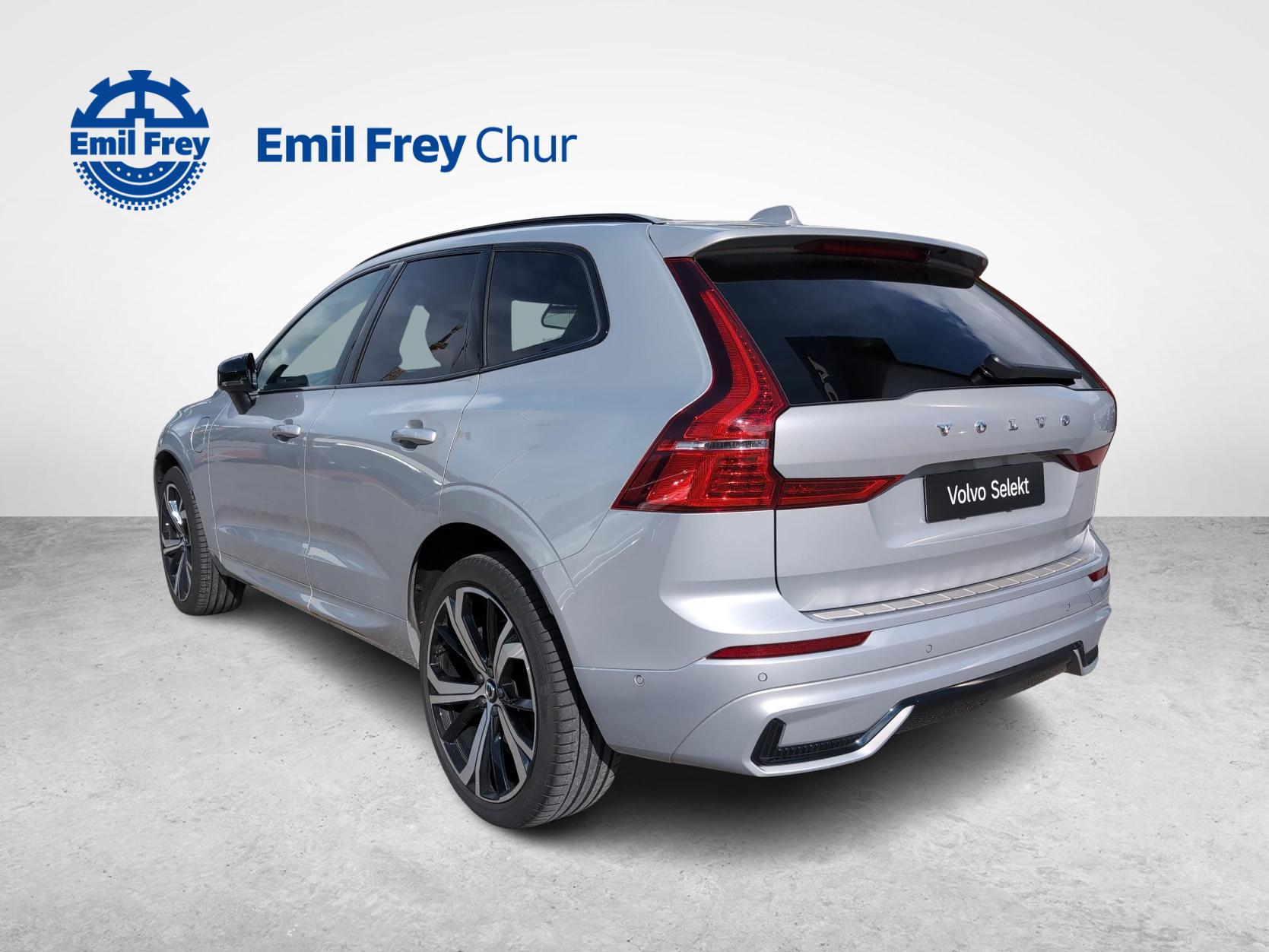 VOLVO XC60 2.0 T8 TE Ultra Dark eAWD-showroom-element-2