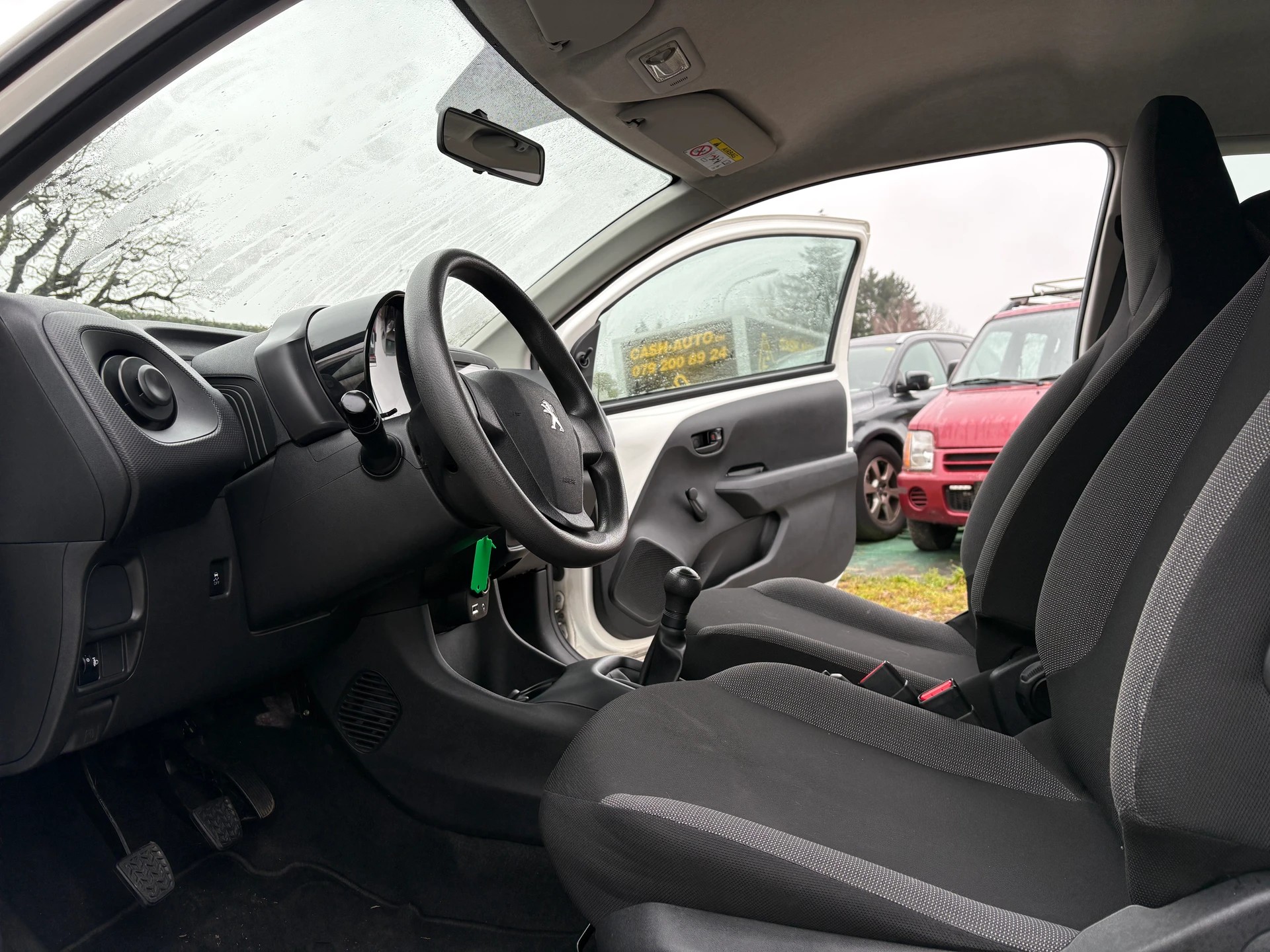 PEUGEOT 108 1.0 VTi Active Top-image-8