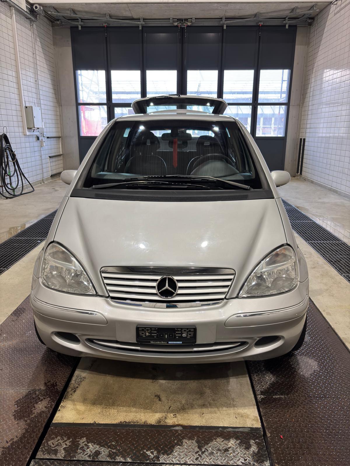 MERCEDES-BENZ A 190