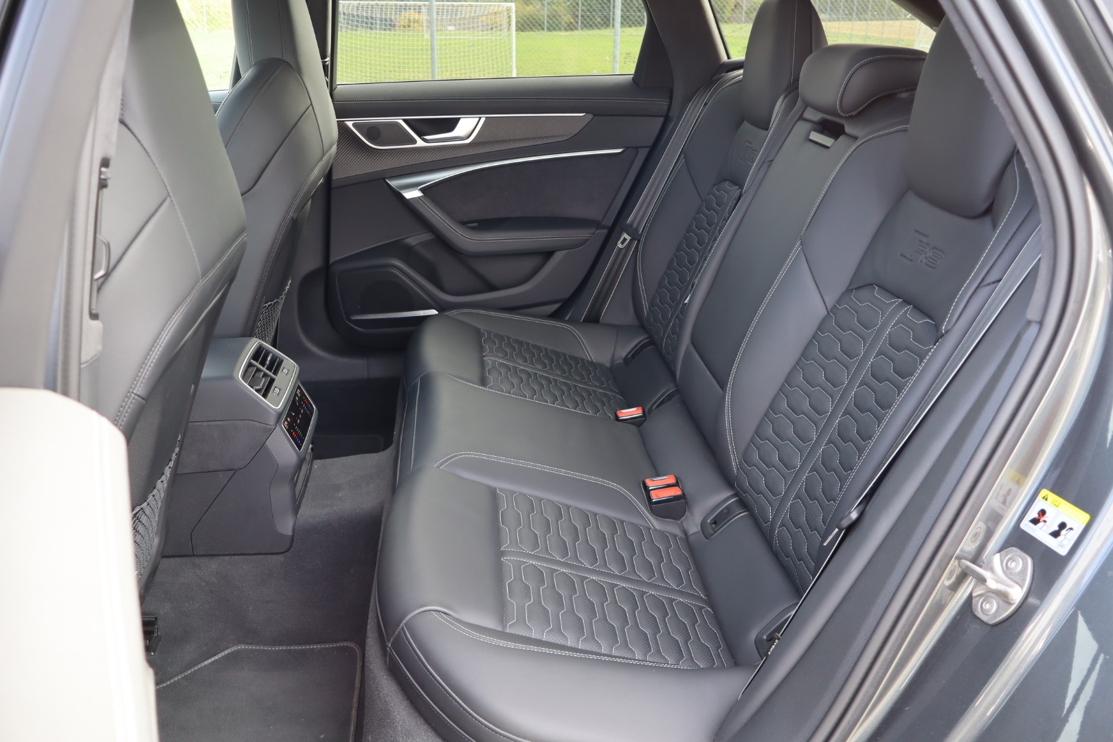 AUDI RS6 Avant 4.0 TFSI V8 quattro-image-12
