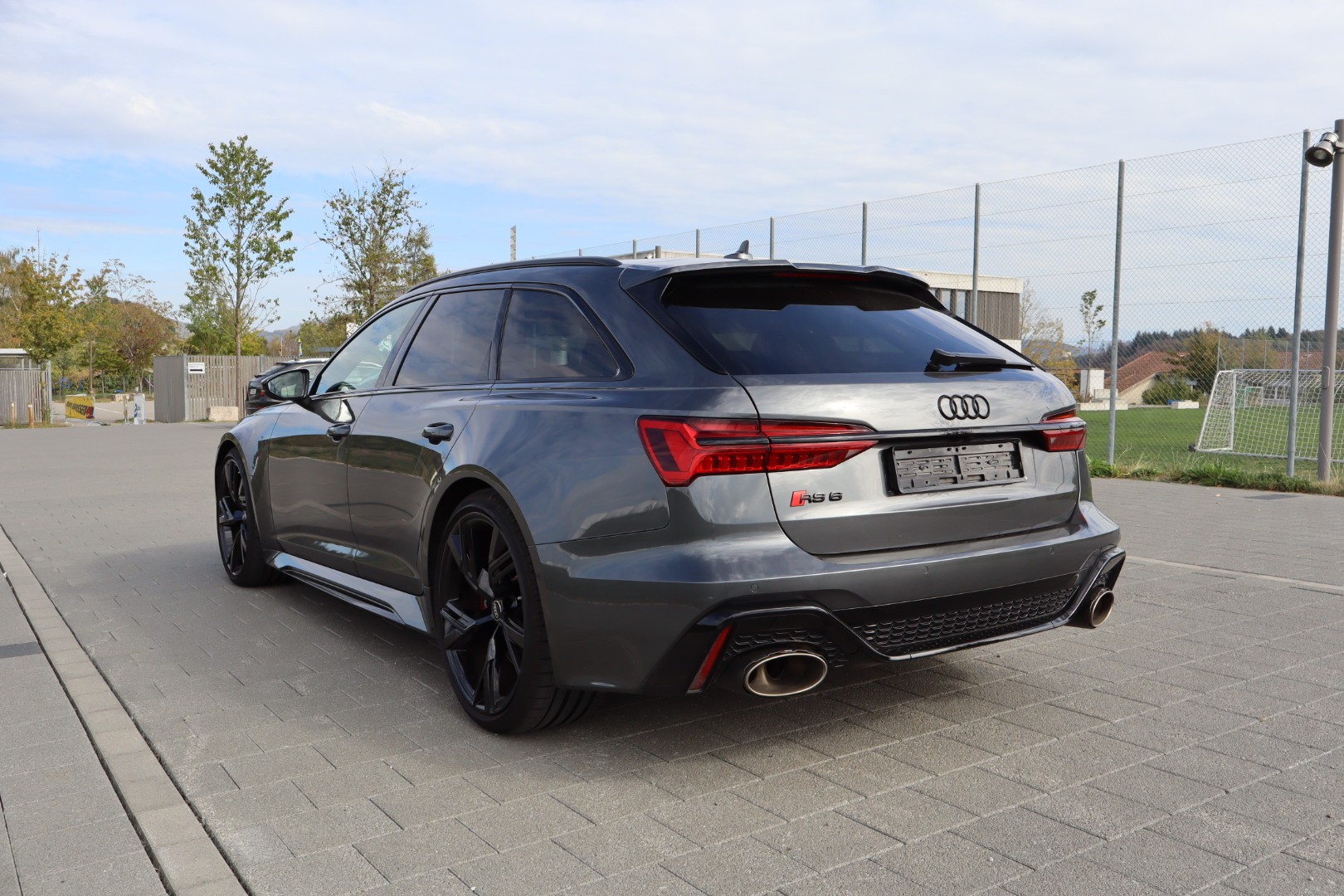AUDI RS6 Avant 4.0 TFSI V8 quattro-image-2
