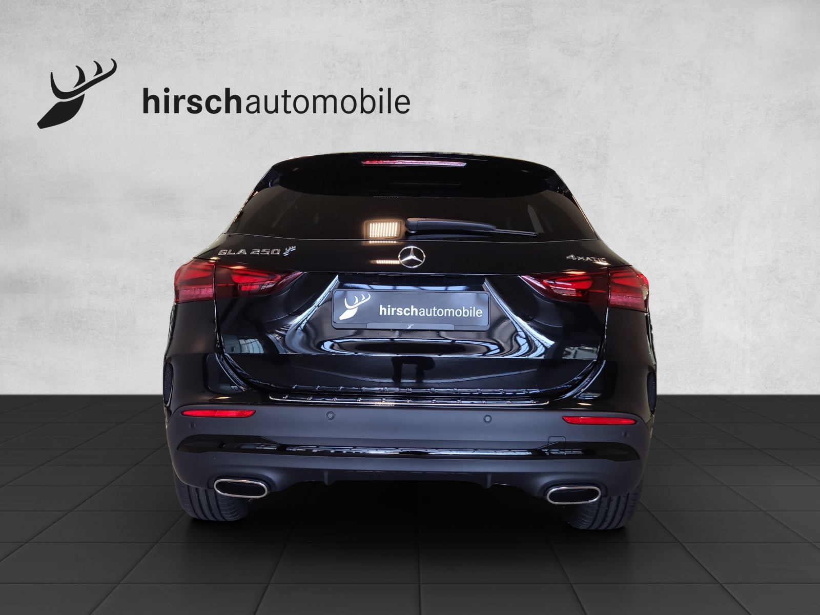 MERCEDES-BENZ GLA 250 AMG 4M Swiss Star H247-showroom-element-3