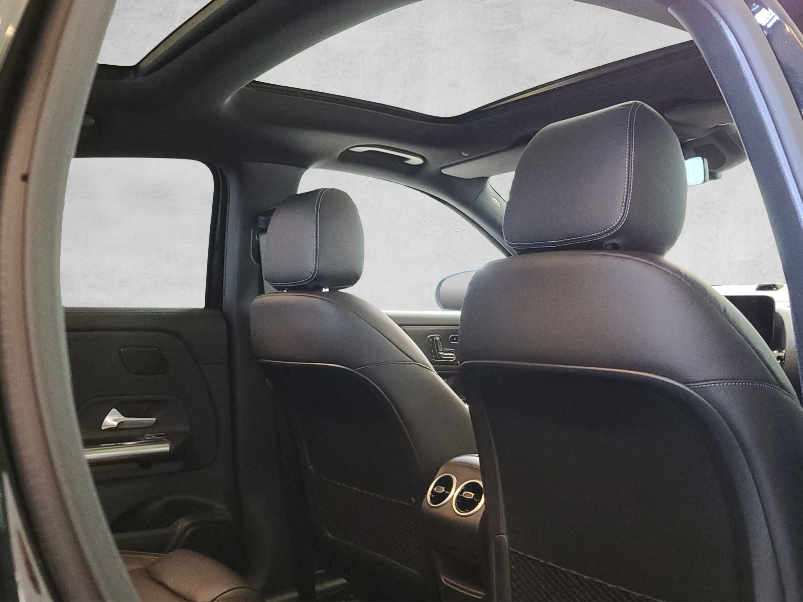 MERCEDES-BENZ GLA 250 AMG 4M Swiss Star H247-image-14
